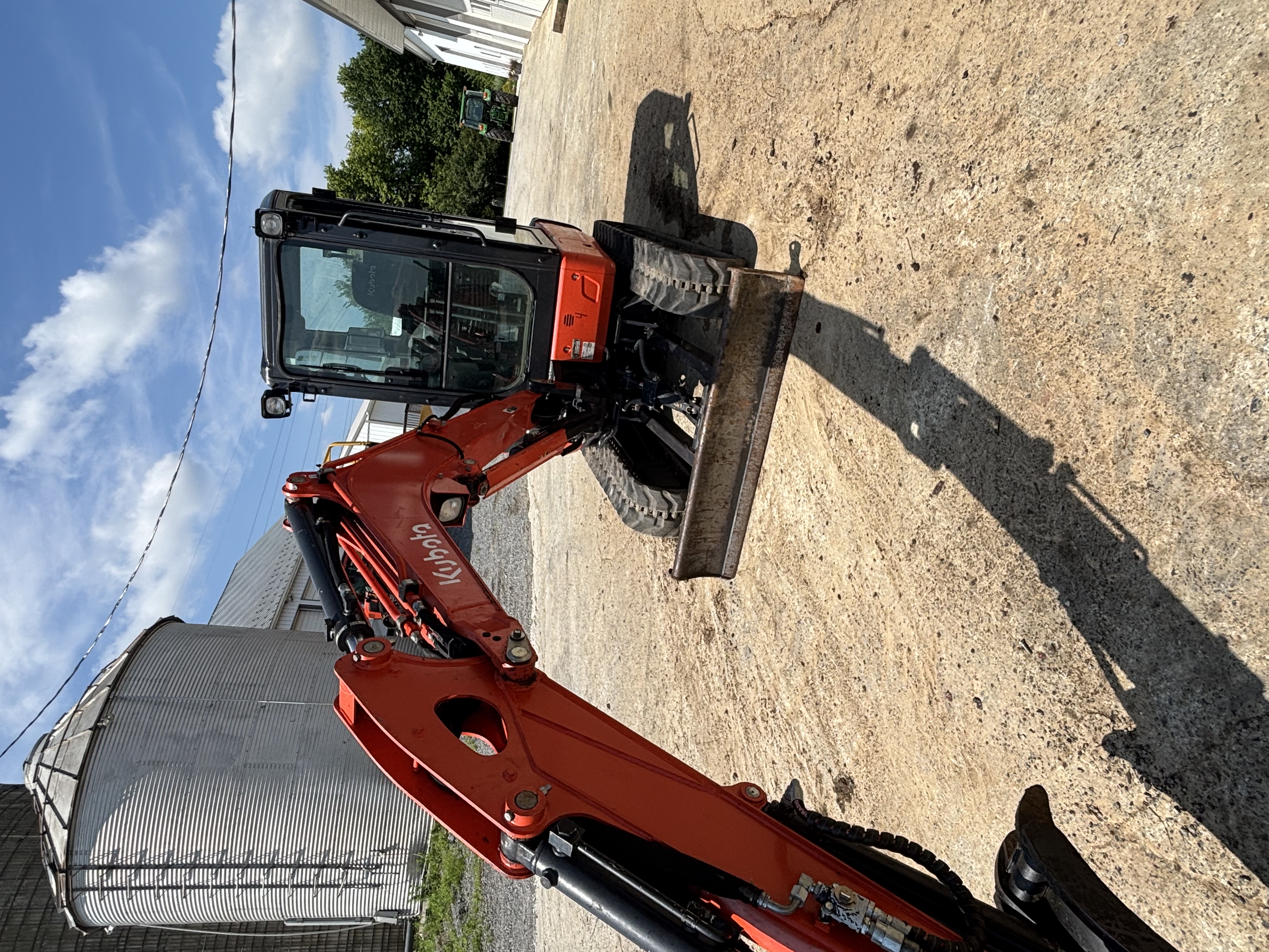Kubota KX33