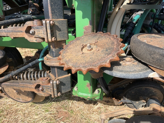 2000 John Deere 1860 Air Seeder - photo 6
