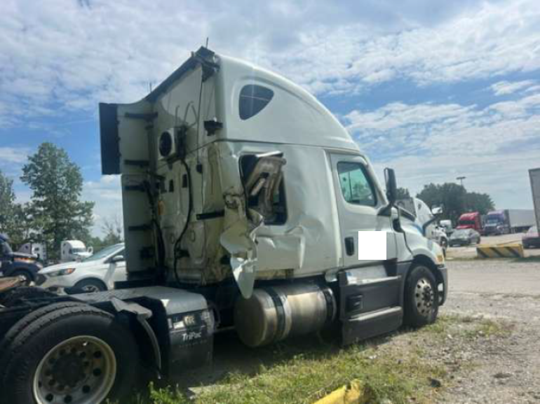 2021 Freightliner Cascadia - photo 4