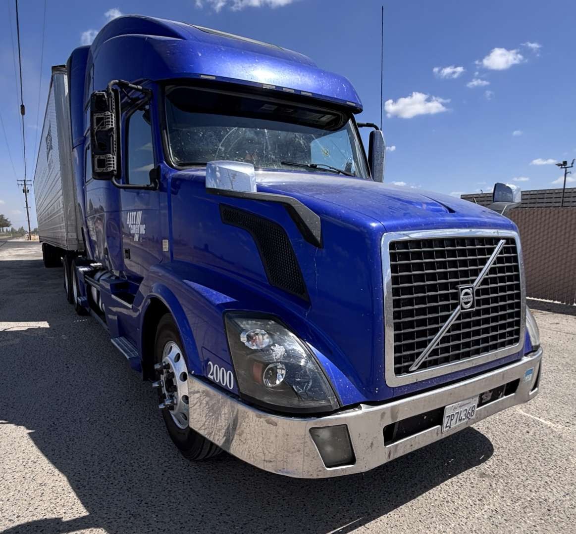 2015 Volvo VNL - photo 2