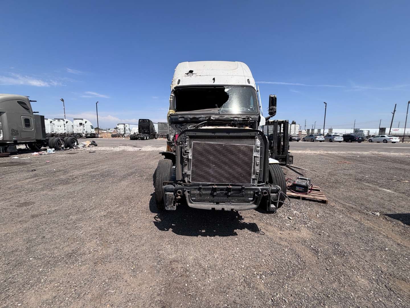2023 Freightliner Cascadia 126 - photo 2