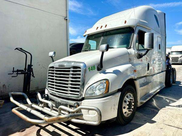 2016 Volvo VNL Sleeper