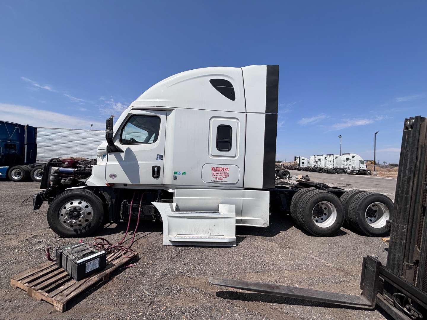 2023 Freightliner Cascadia 126 - photo 5
