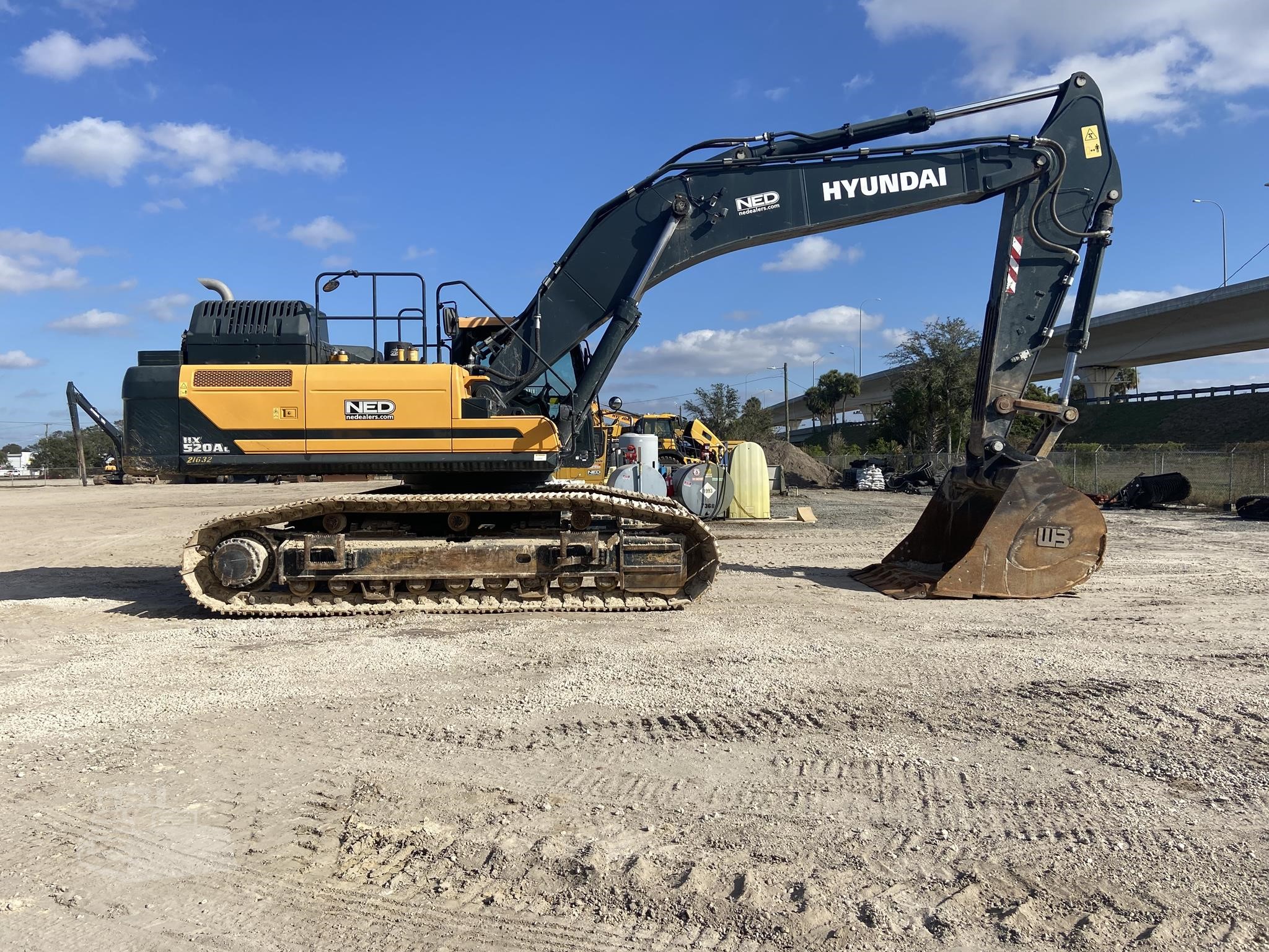 2023 HYUNDAI HX520AL Used Crawler Excavator - photo 6