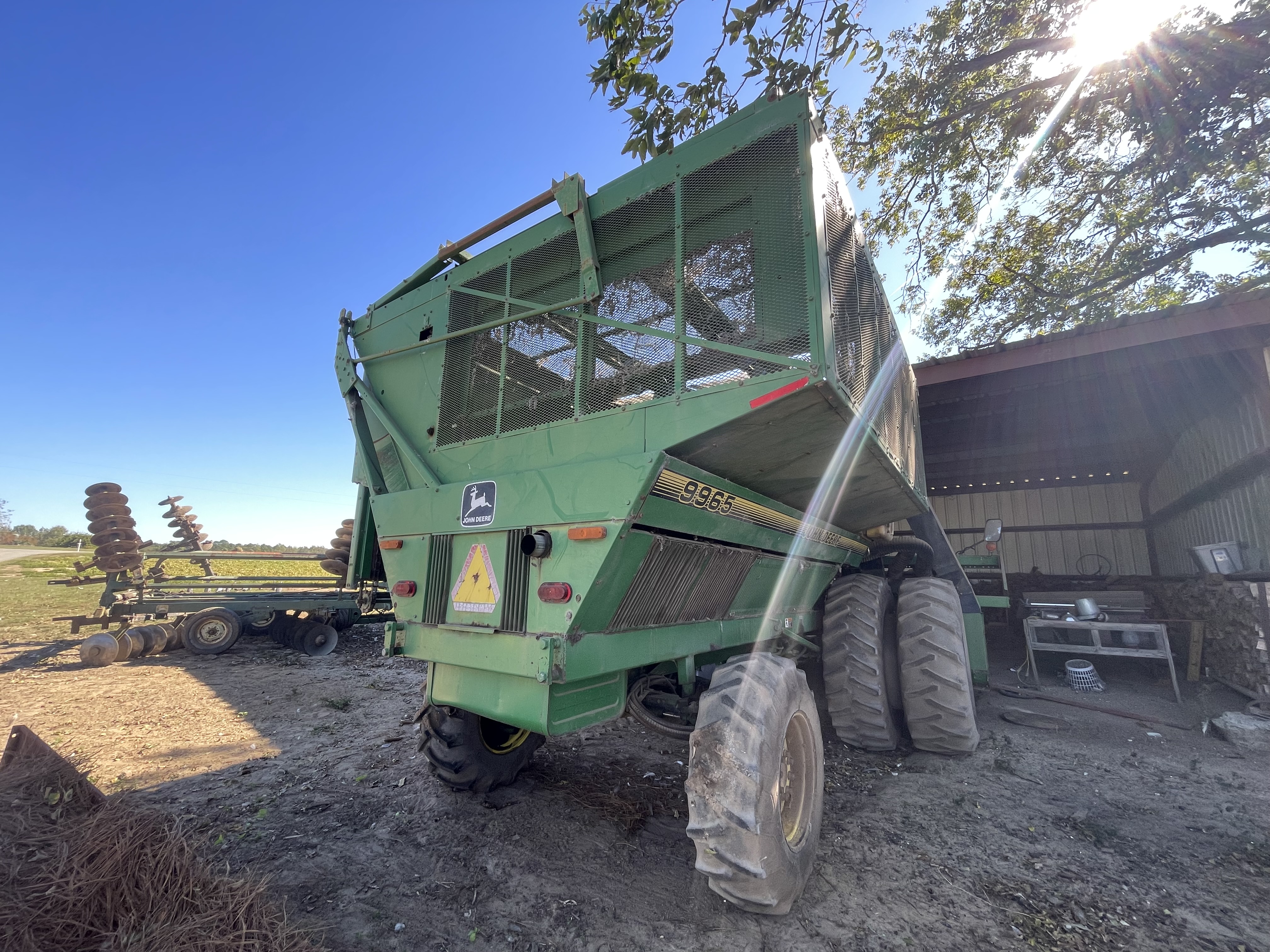 1996 John Deere 9965 4 Row Picker - photo 6