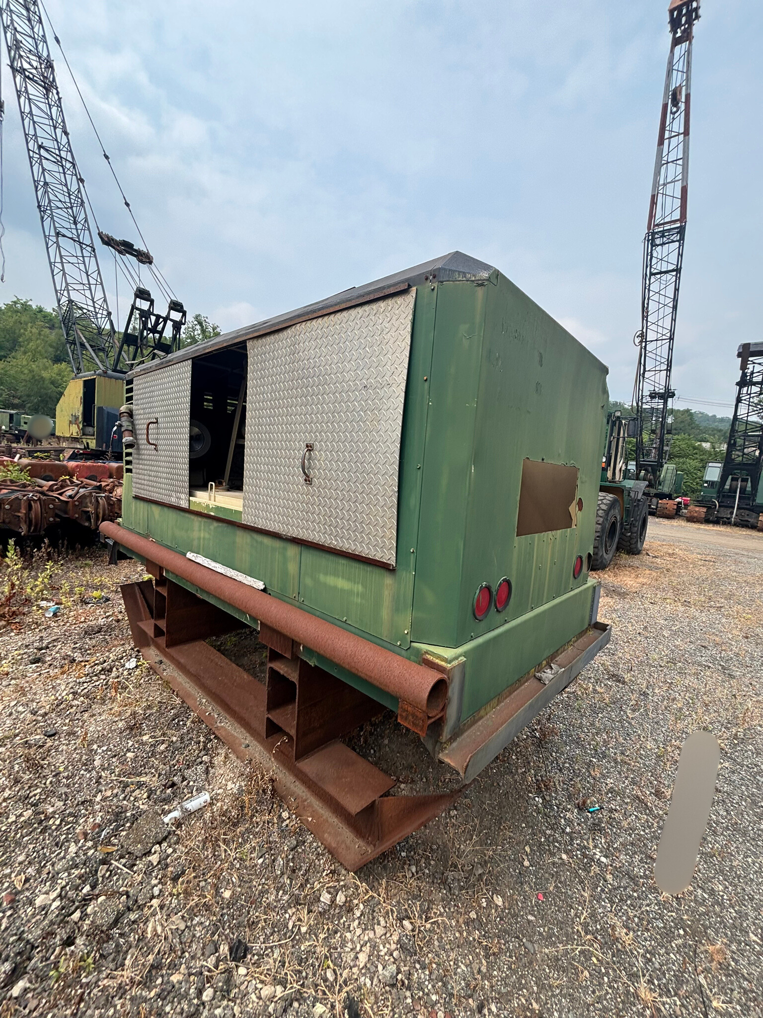 Ingersoll Rand XP-825 Air Compressor - photo 3