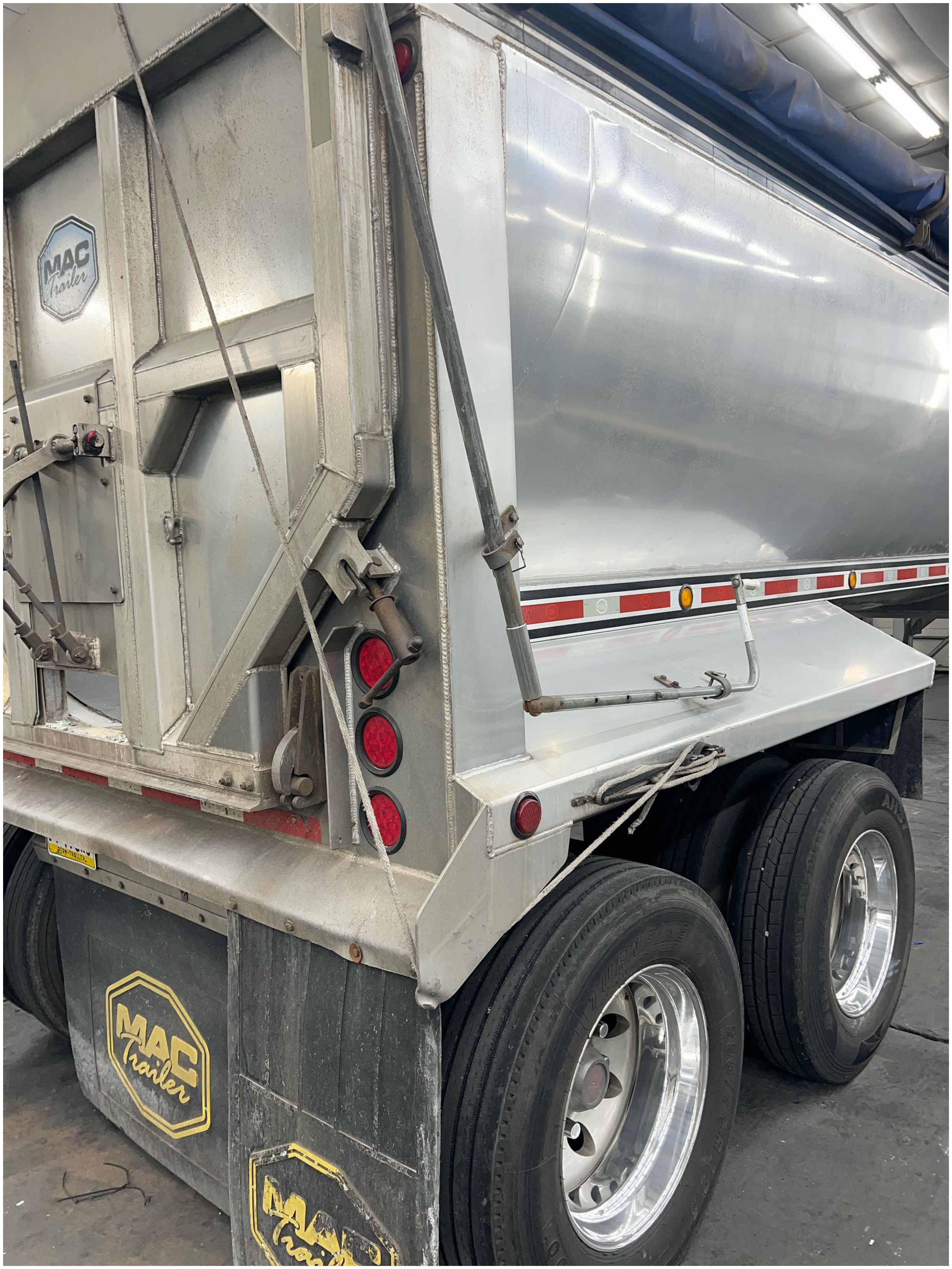 2019 Mac 40ft Dump Trailer - photo 4