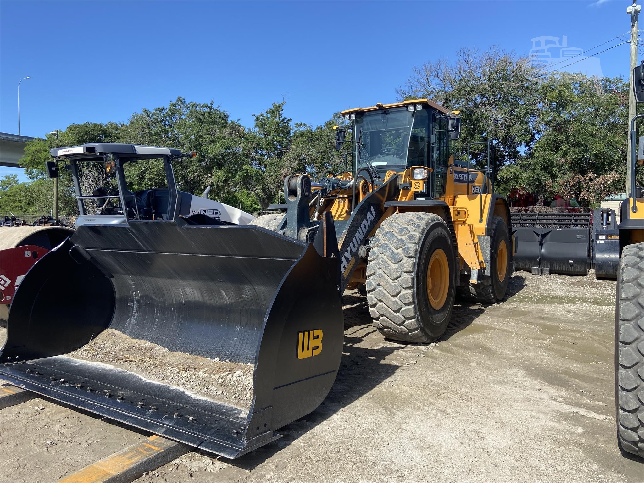 2023 HYUNDAI HL970A - photo 2