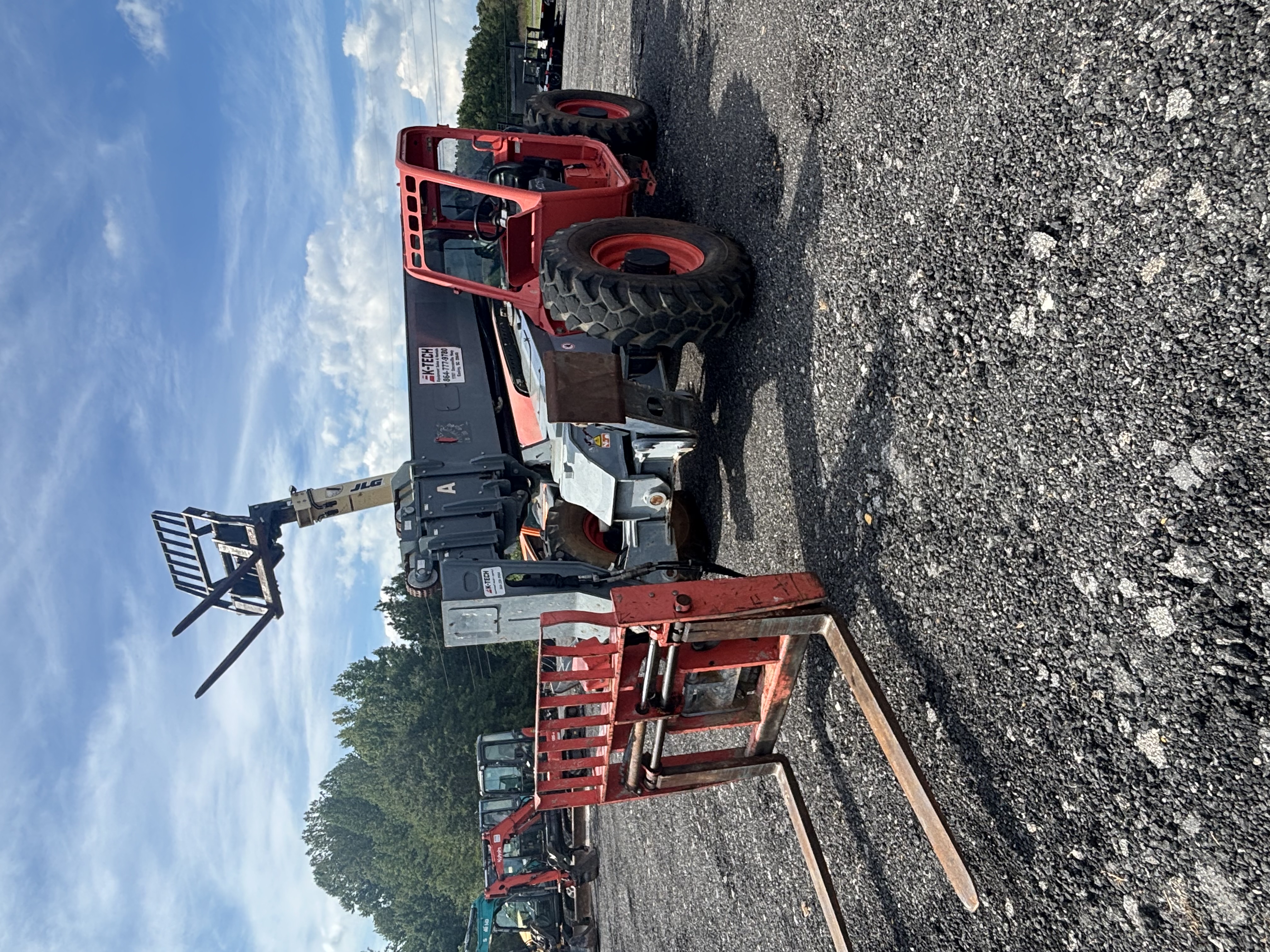 2019 Skyjack 1054 telehandler - photo 1