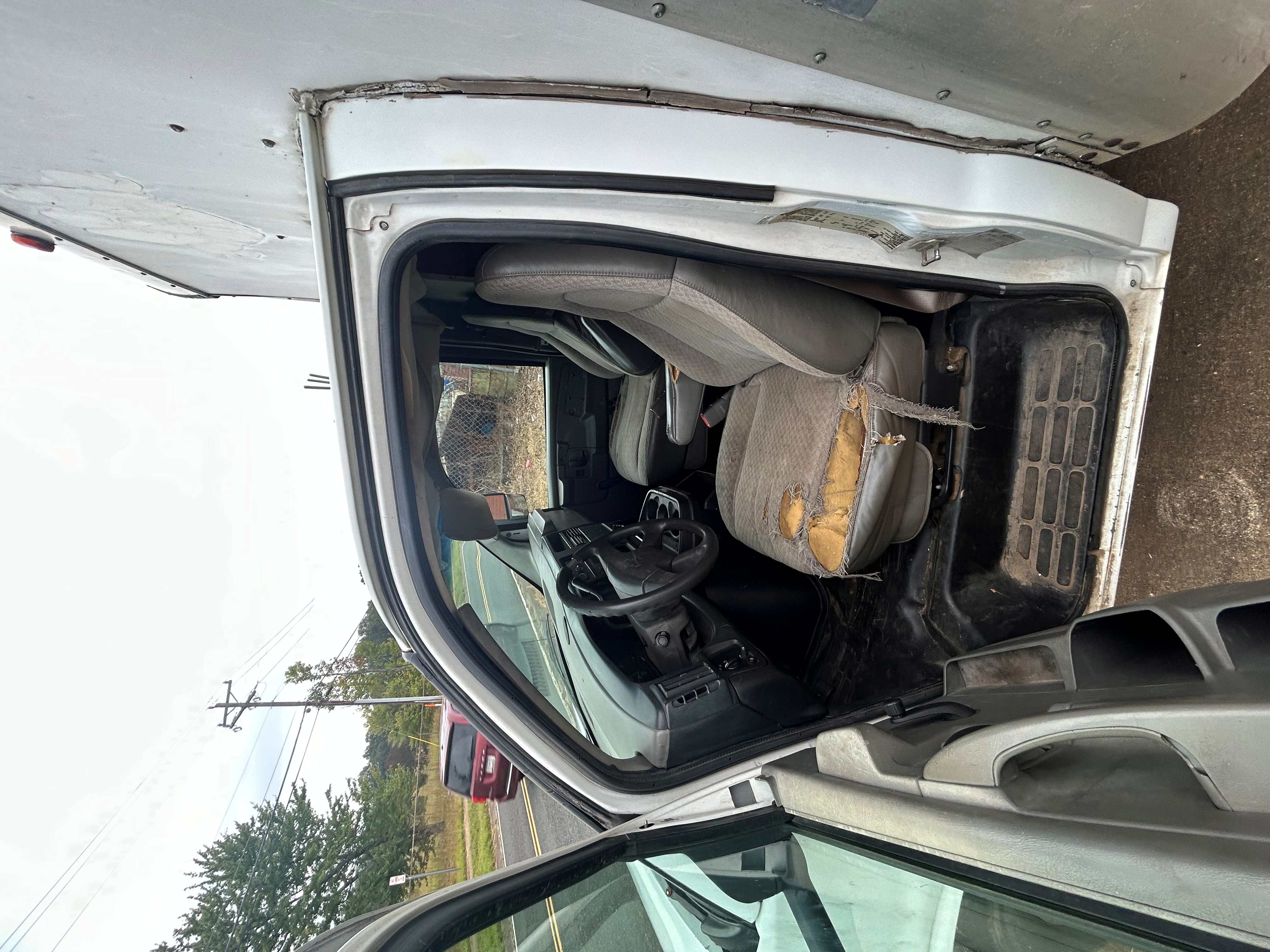 2006 Chevrolet 3500 16ft Box Truck - photo 6