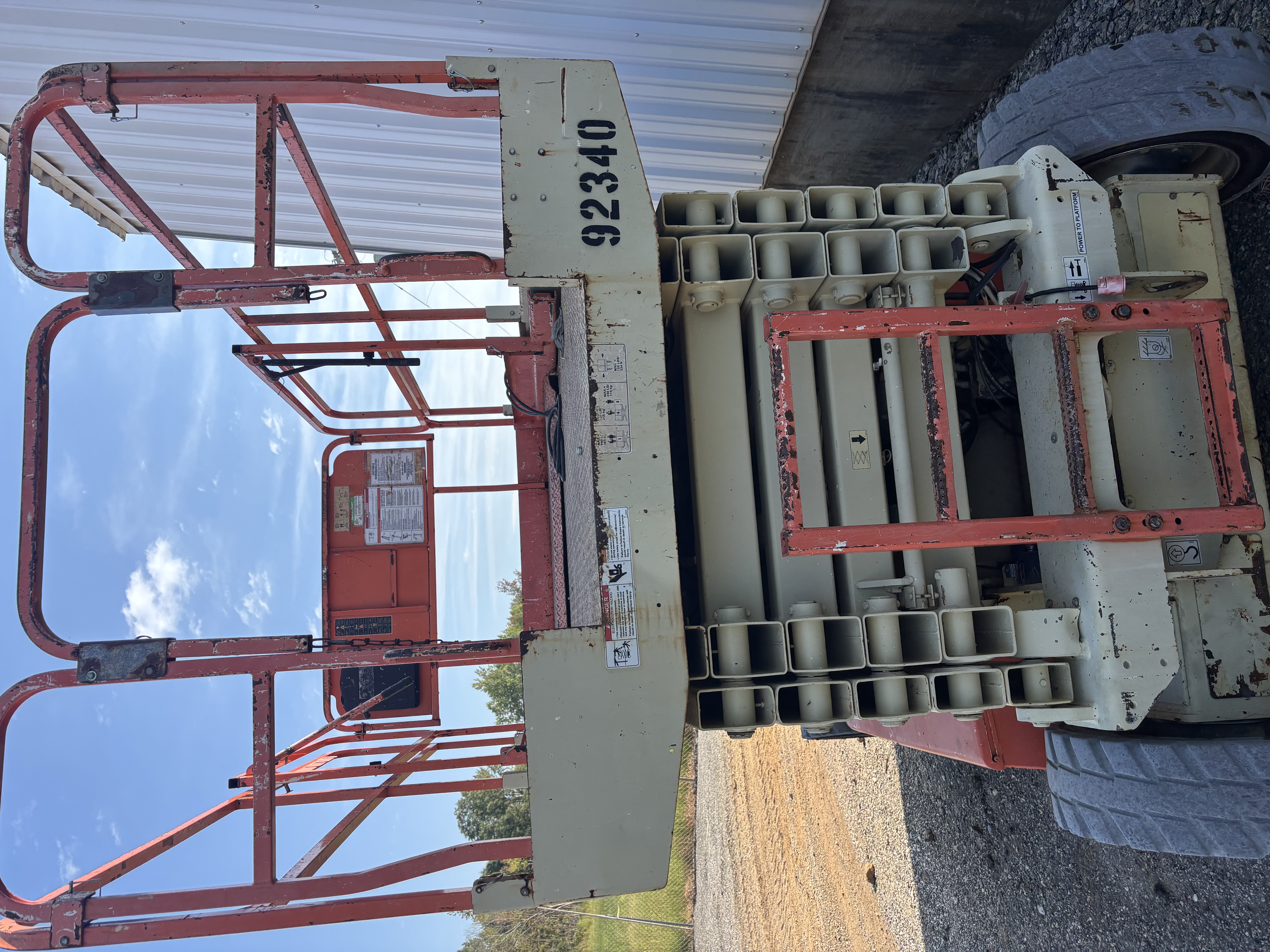 2004 JLG 4069LE - photo 2