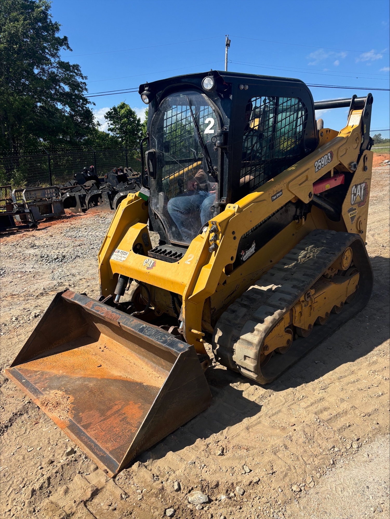 2023 CAT 259D3 - photo 4