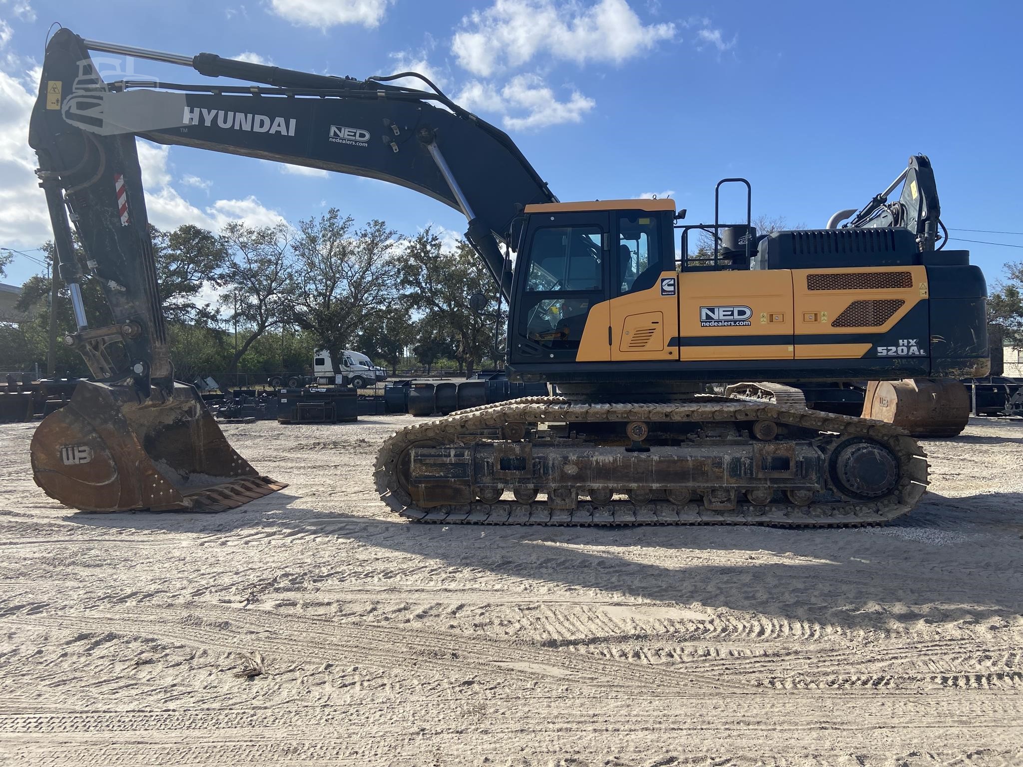 2023 HYUNDAI HX520AL Used Crawler Excavator - photo 3