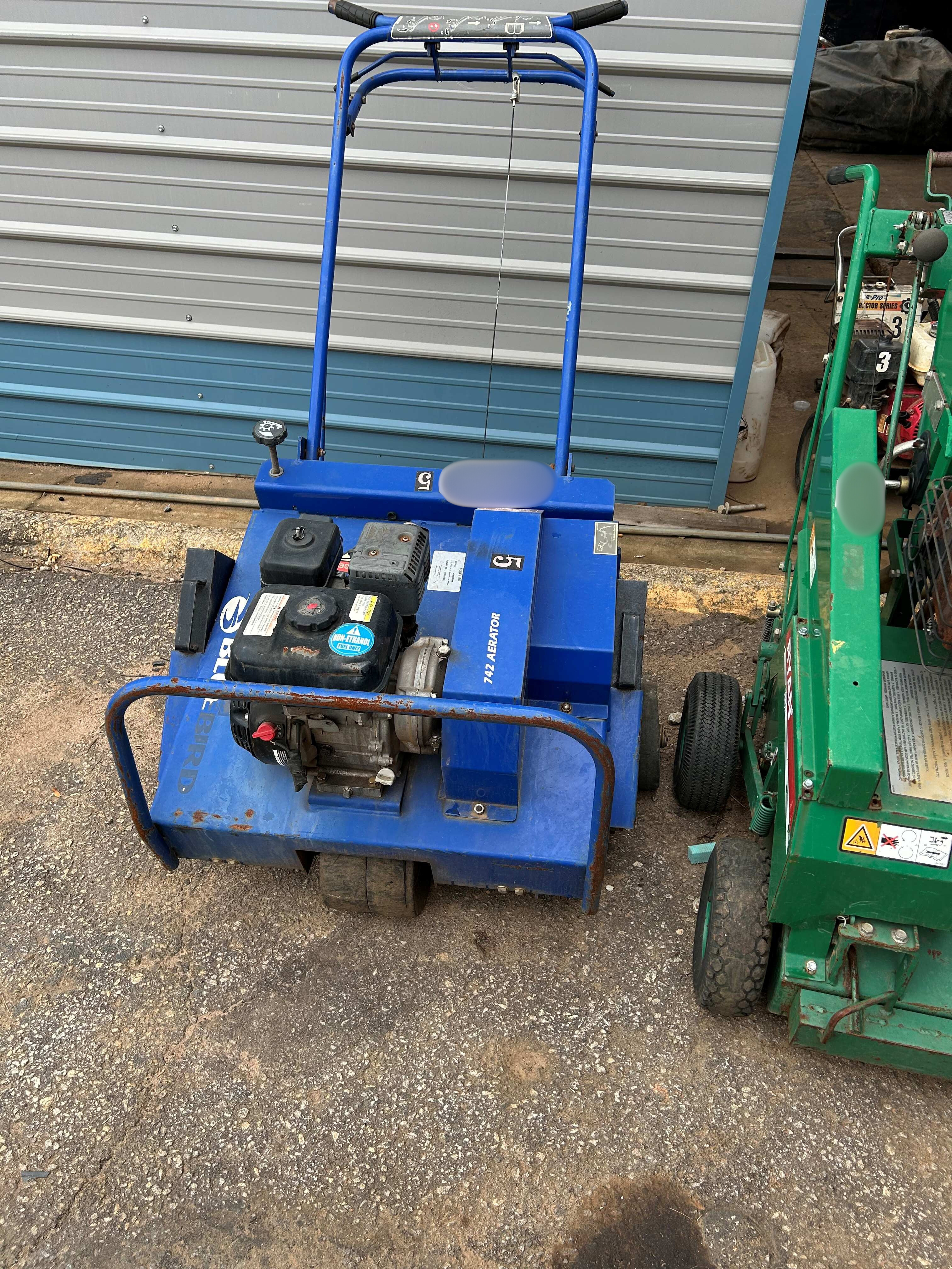 Blue Bird 742 Aerator