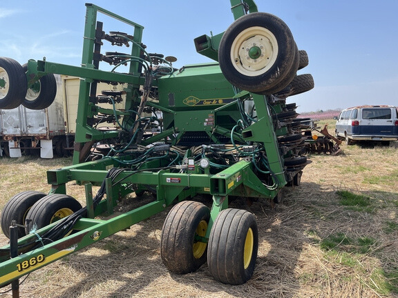 2000 John Deere 1860 Air Seeder - photo 2