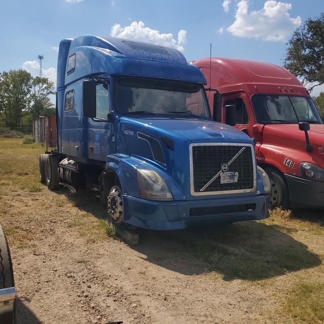 2010 Volvo VNL64T780 - photo 3