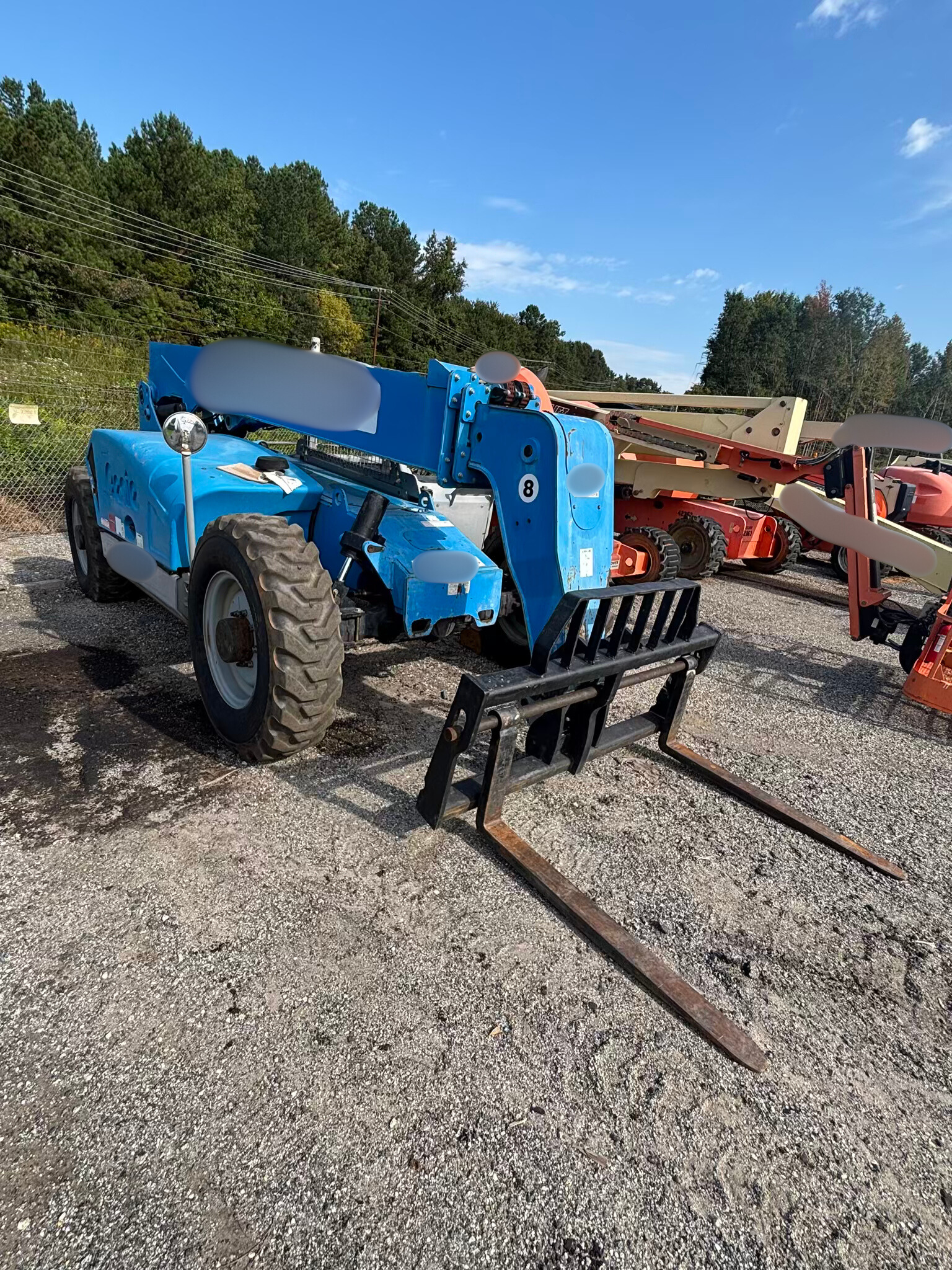 2014 Genie GTH-844 Telehandler - photo 2
