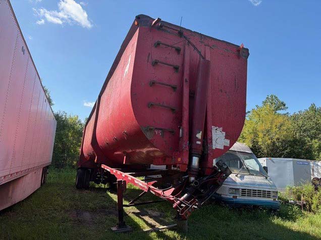 2010 CLEMENT END DUMP
