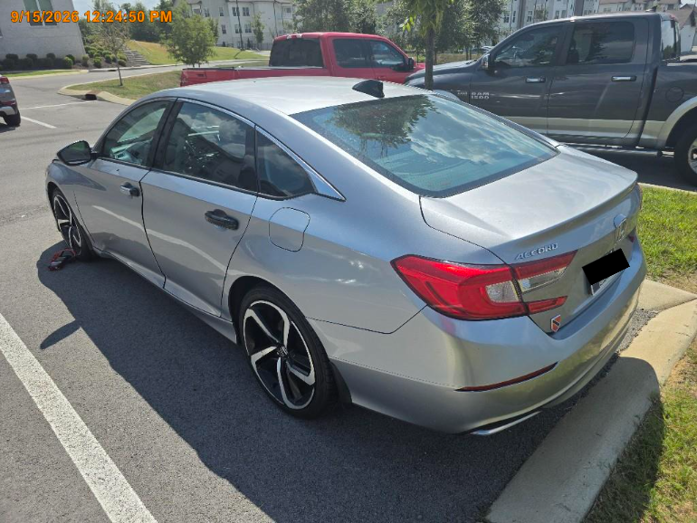 CLEAN TITLE 2018 Honda Accord - photo 3
