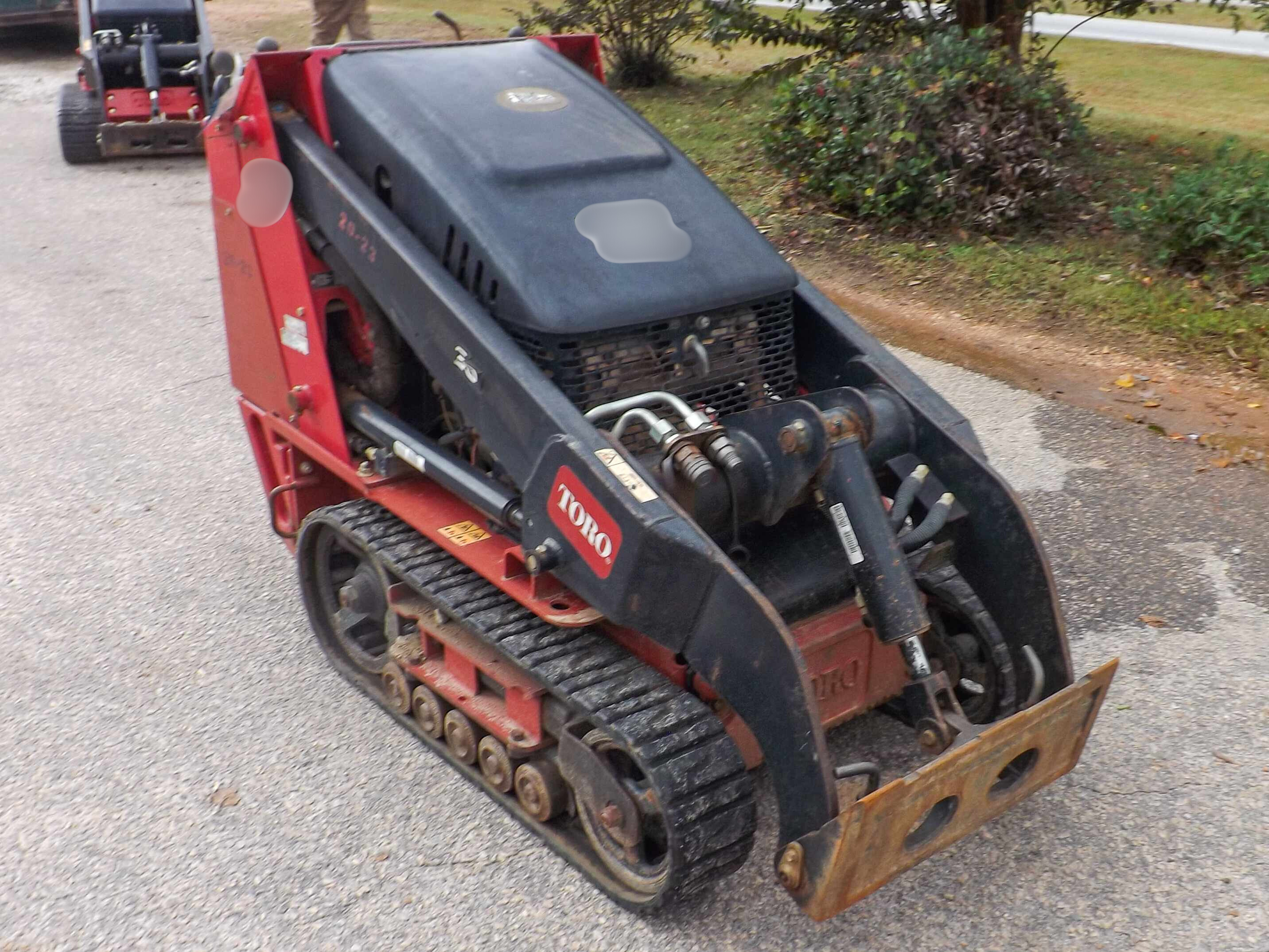 2020 Toro Dingo TX-427 Mini Skid Steer Loader - photo 2