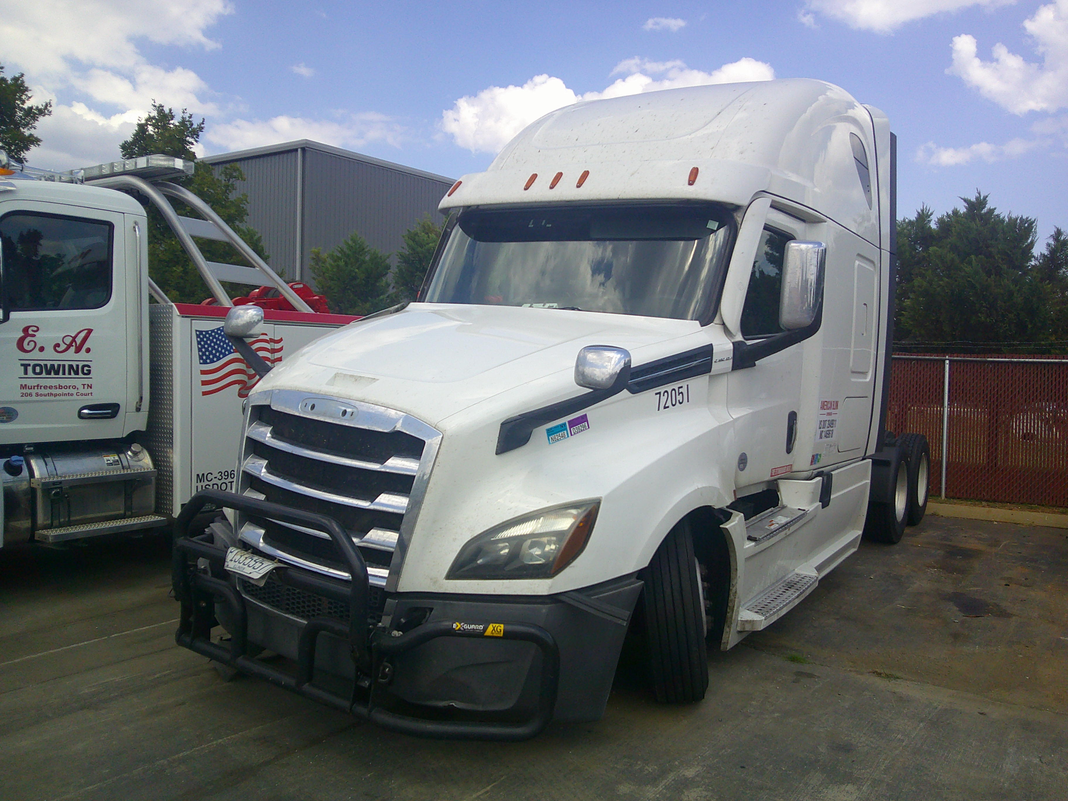 2020 Freightliner Cascadia - photo 2