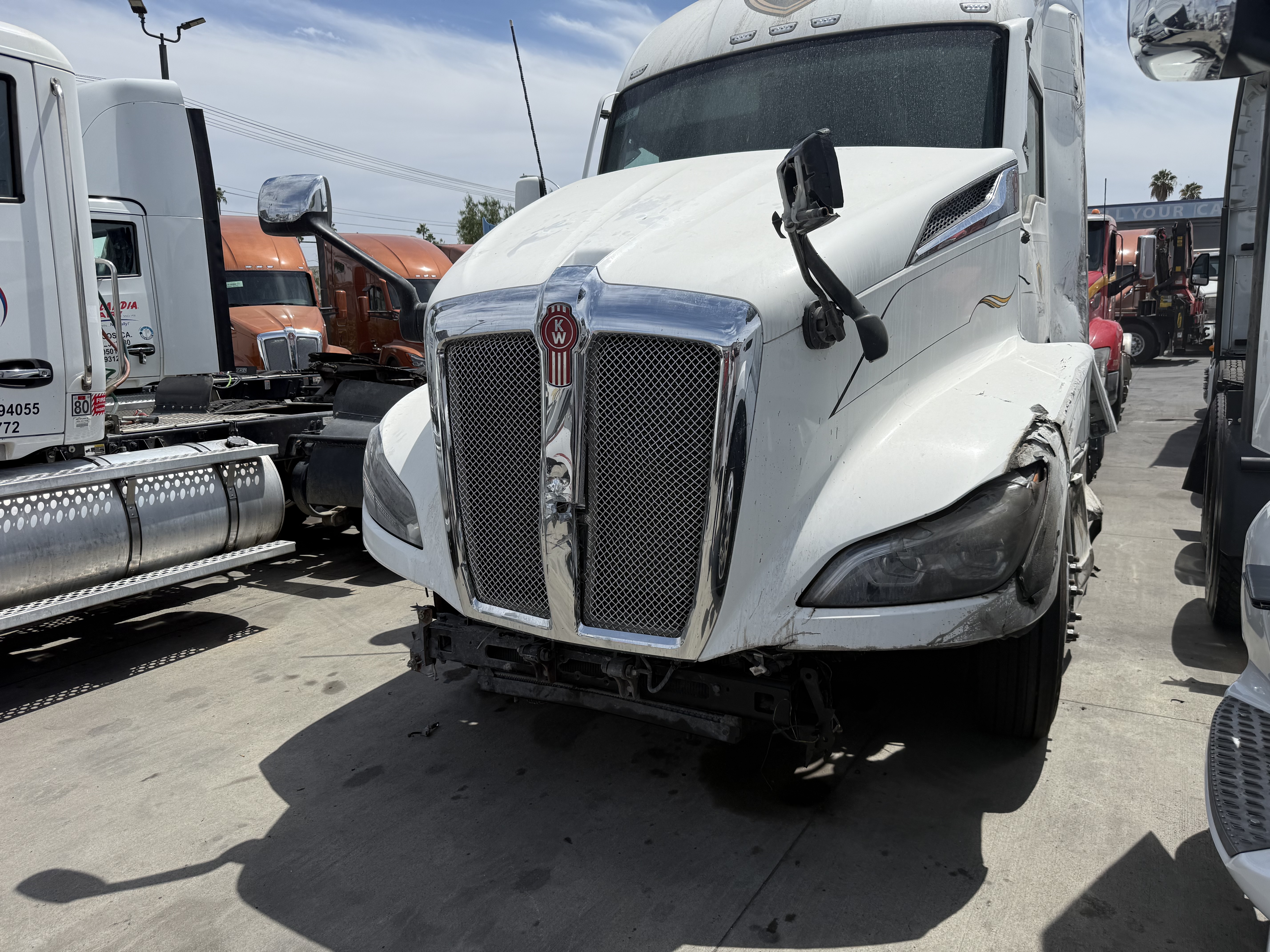 2025 Kenworth T680 - photo 3