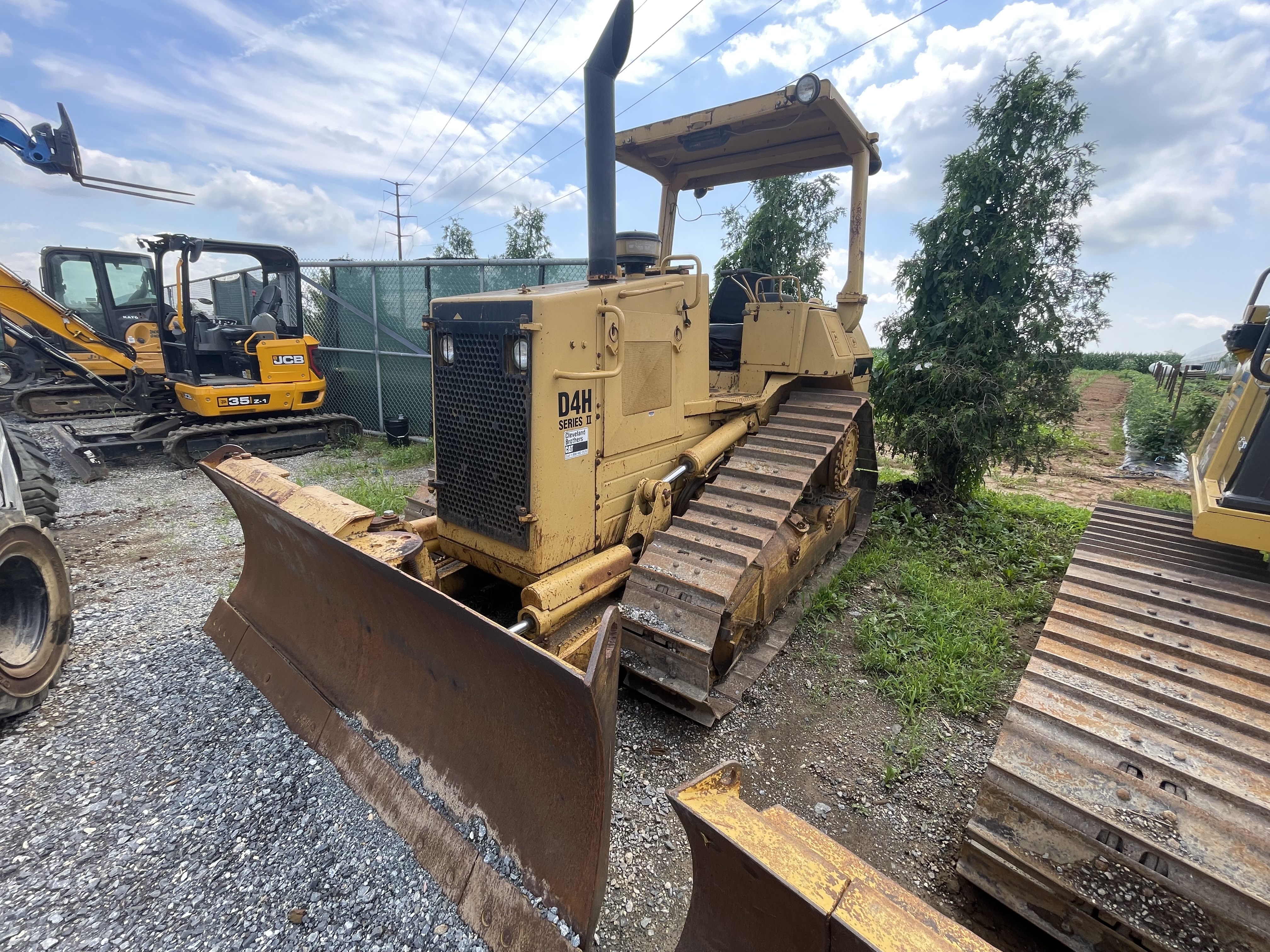 Caterpillar D4H 