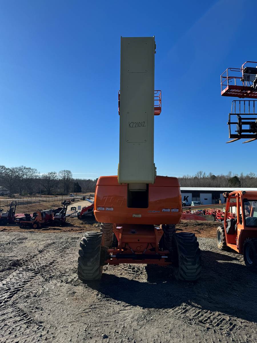 2013 JLG 800A Boom Lift - photo 2
