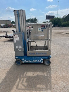 2015 Genie GR 20 Scissor Lift - photo 2