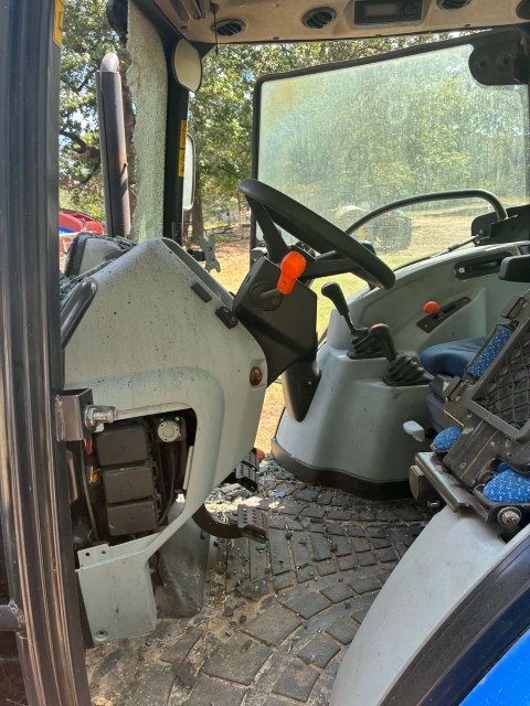 2021 New Holland Workmaster 75 - photo 2