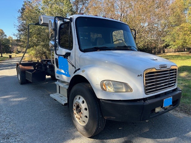 2006 Freightliner M2 Business Class Dumpster Truck - photo 5