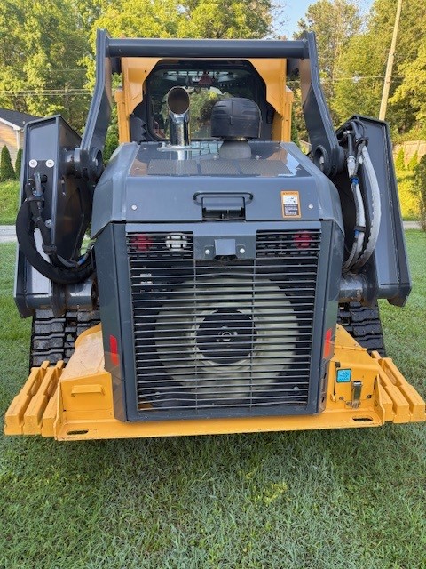 2021 John Deere 333G - photo 3