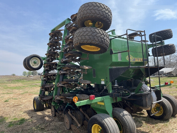 2000 John Deere 1860 Air Seeder - photo 4