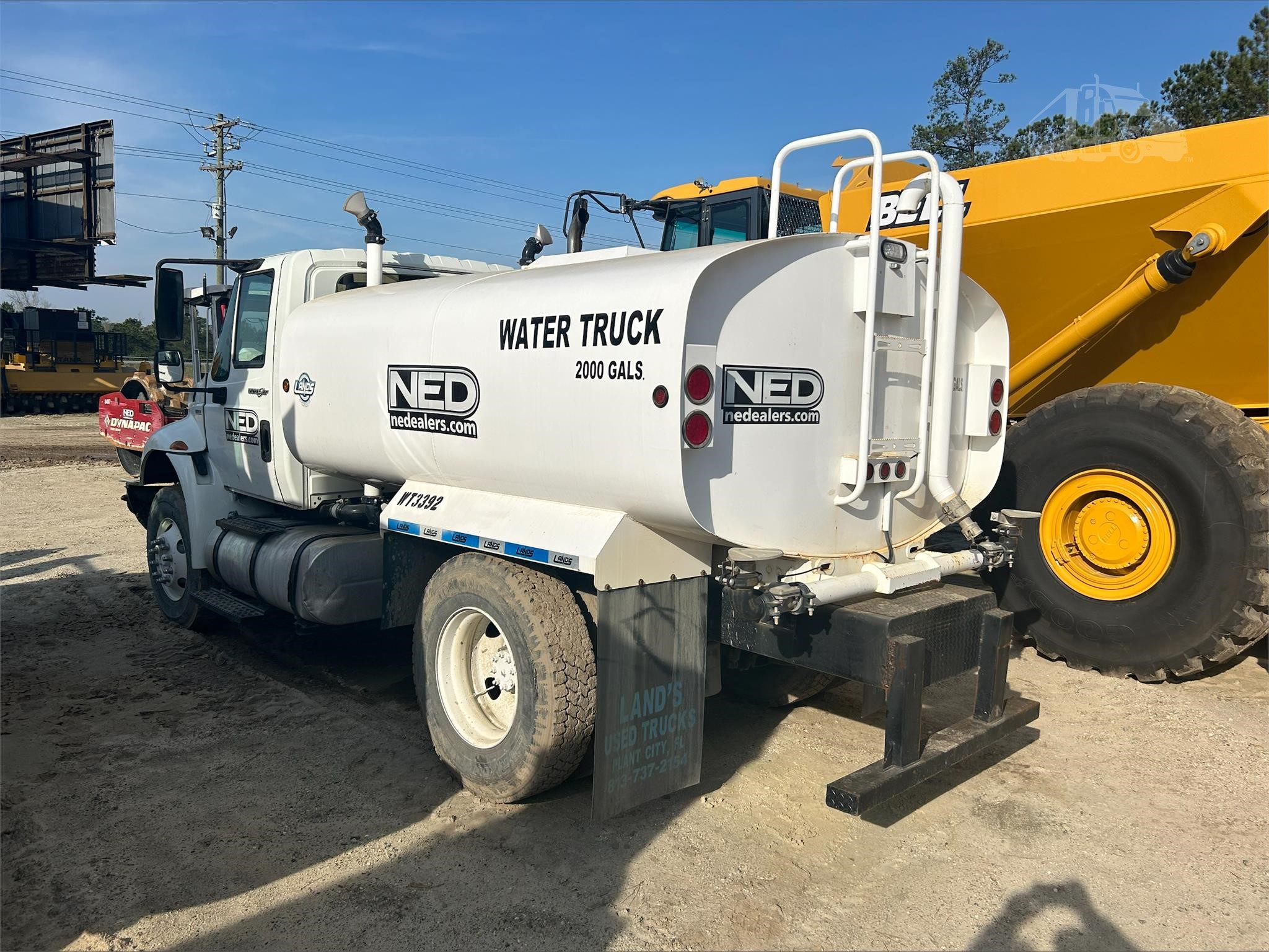 2010 INTERNATIONAL DURASTAR 4400 Water Tank Truck - photo 3