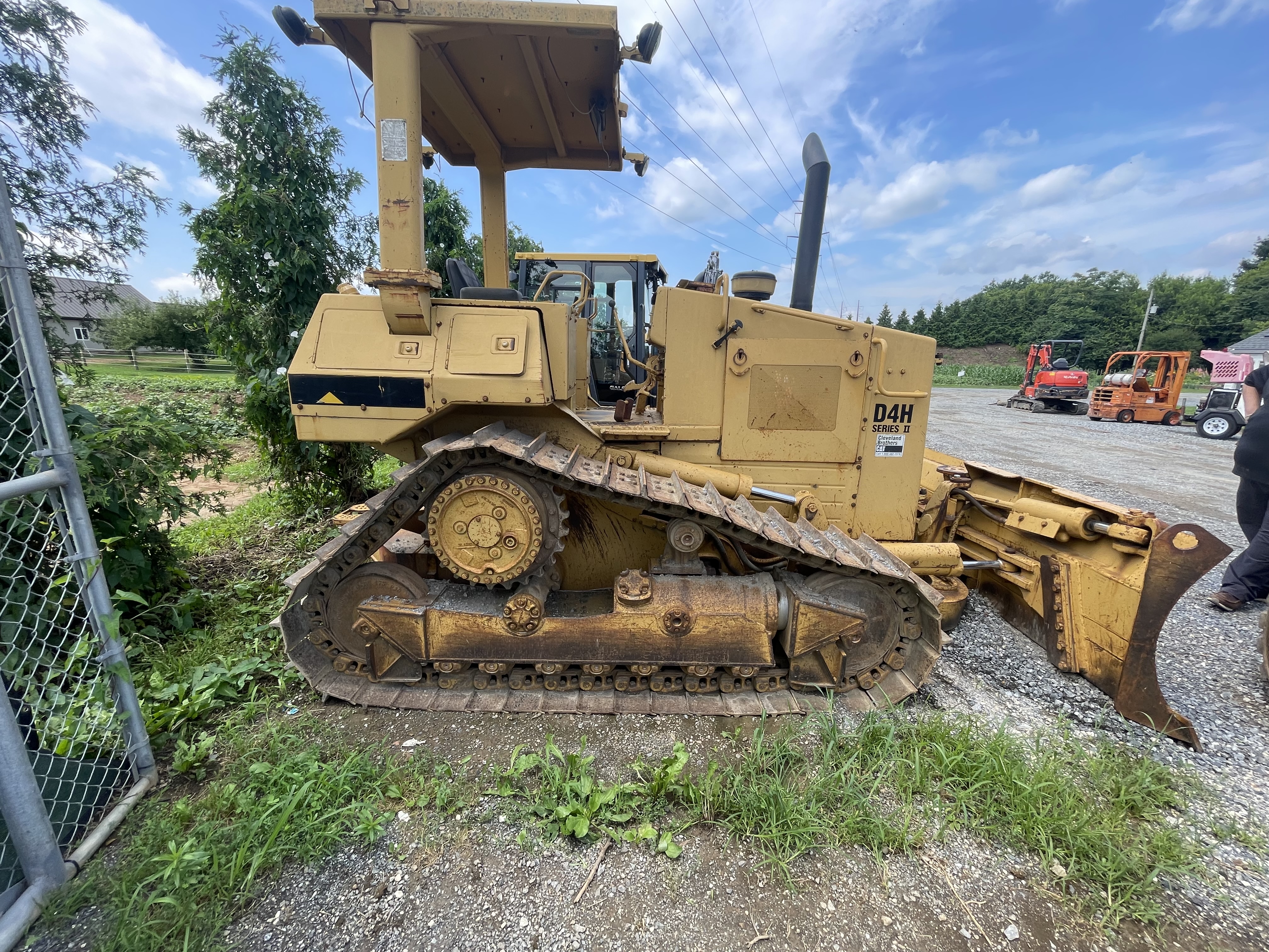 Caterpillar D4H  - photo 2