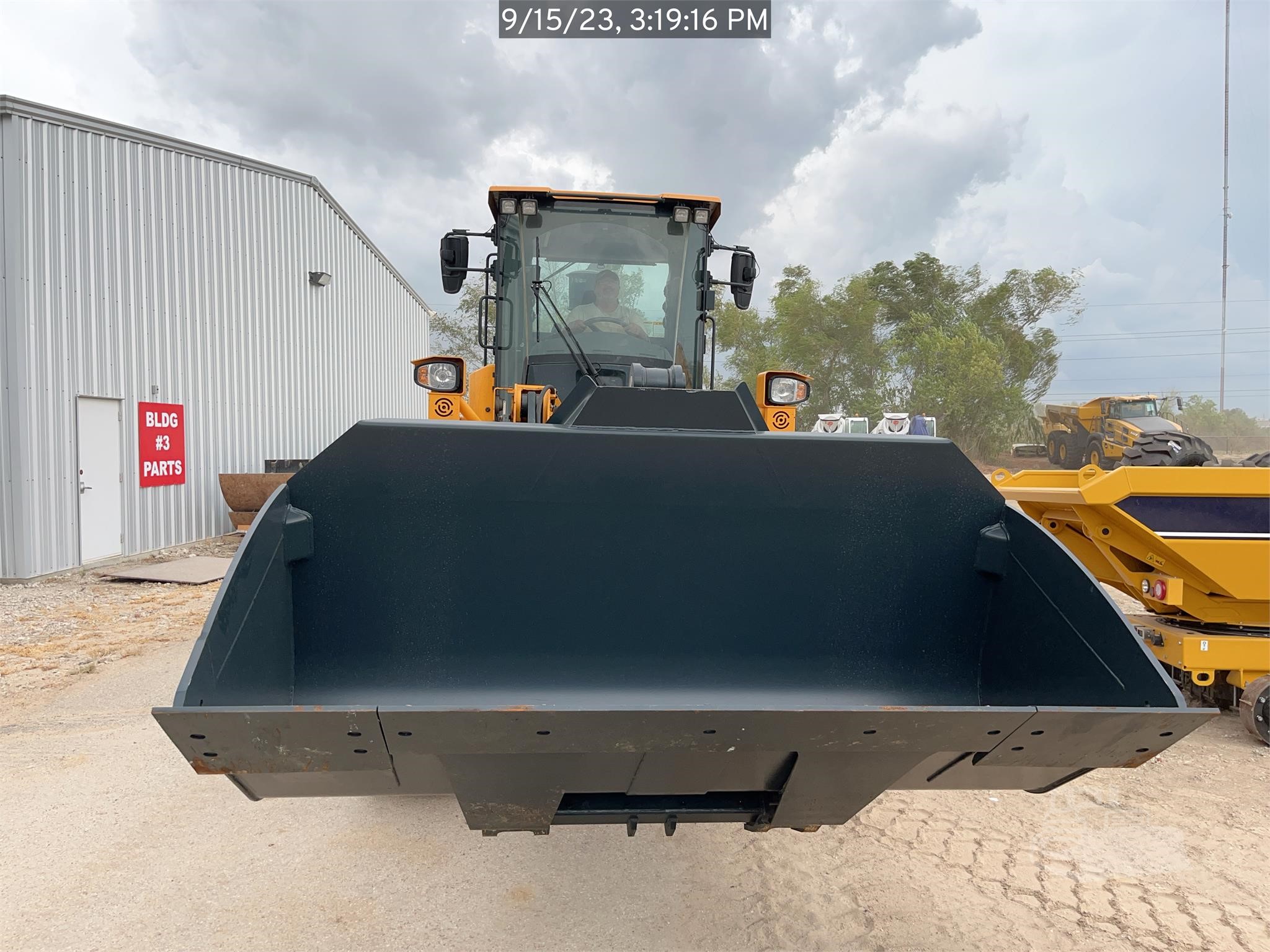 2023 HYUNDAI HL940A Wheel Loader - photo 3