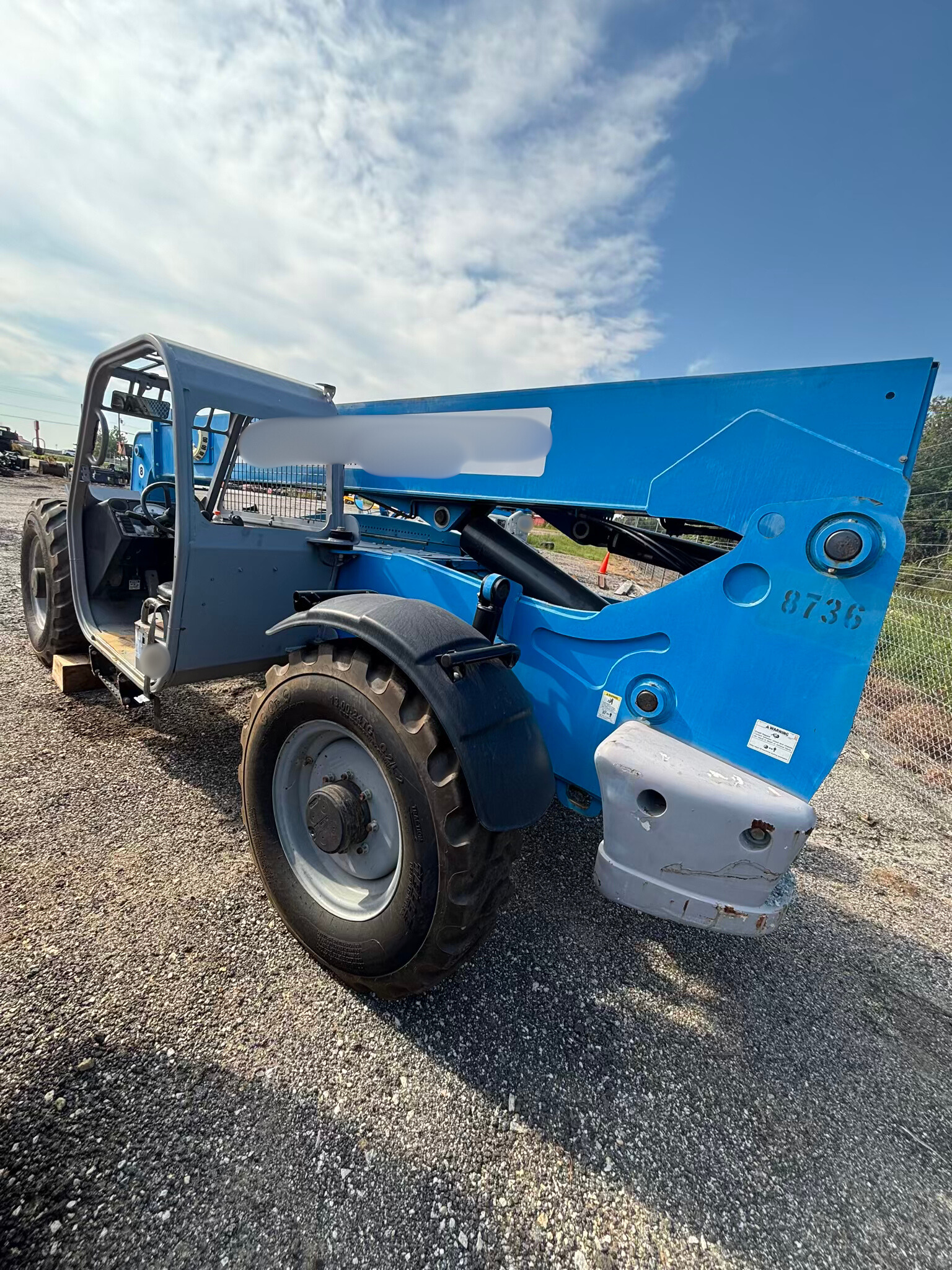 2014 Genie GTH-844 Telehandler - photo 3