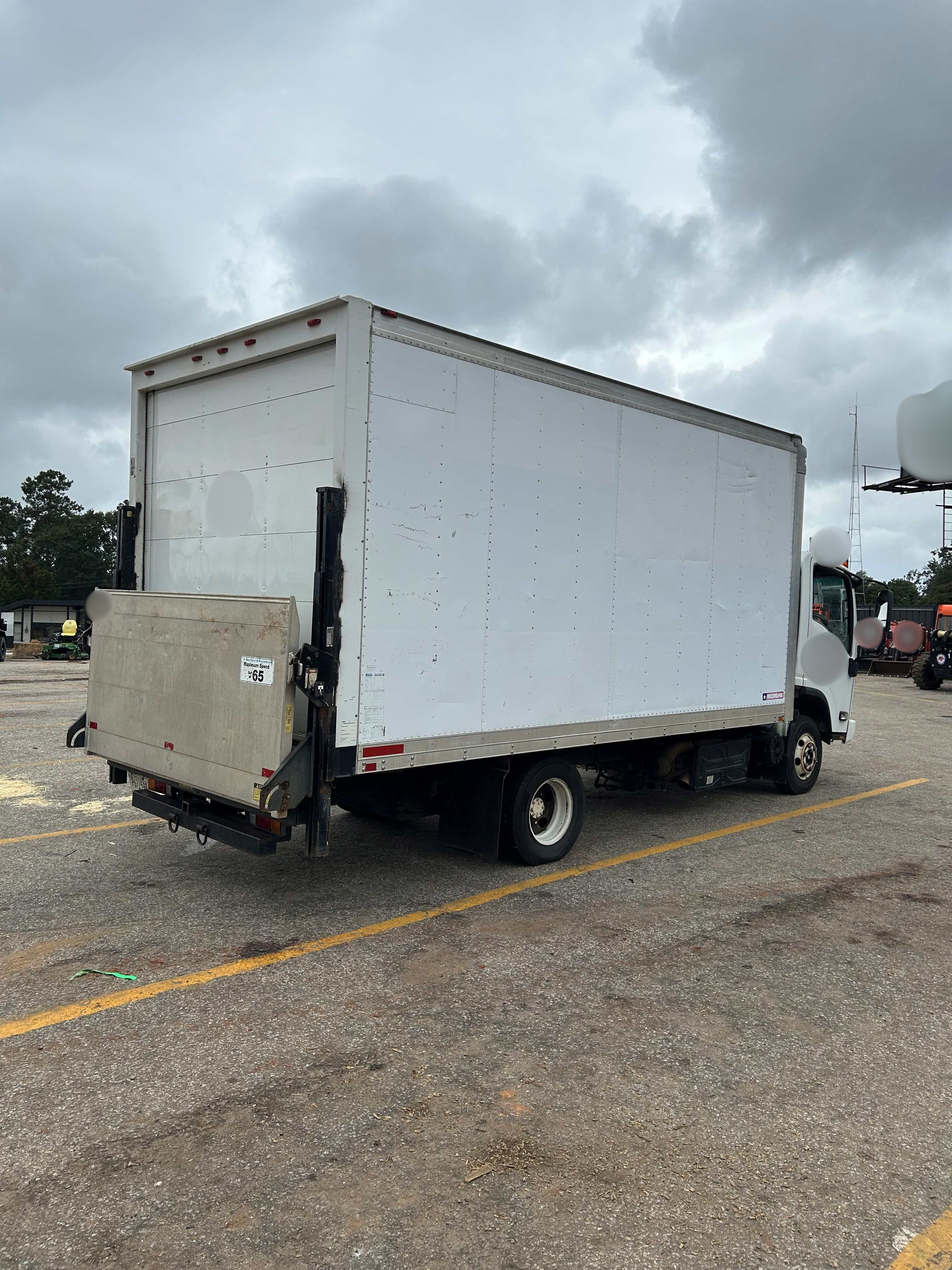 2012 Isuzu NPR 16ft Box Truck - photo 4