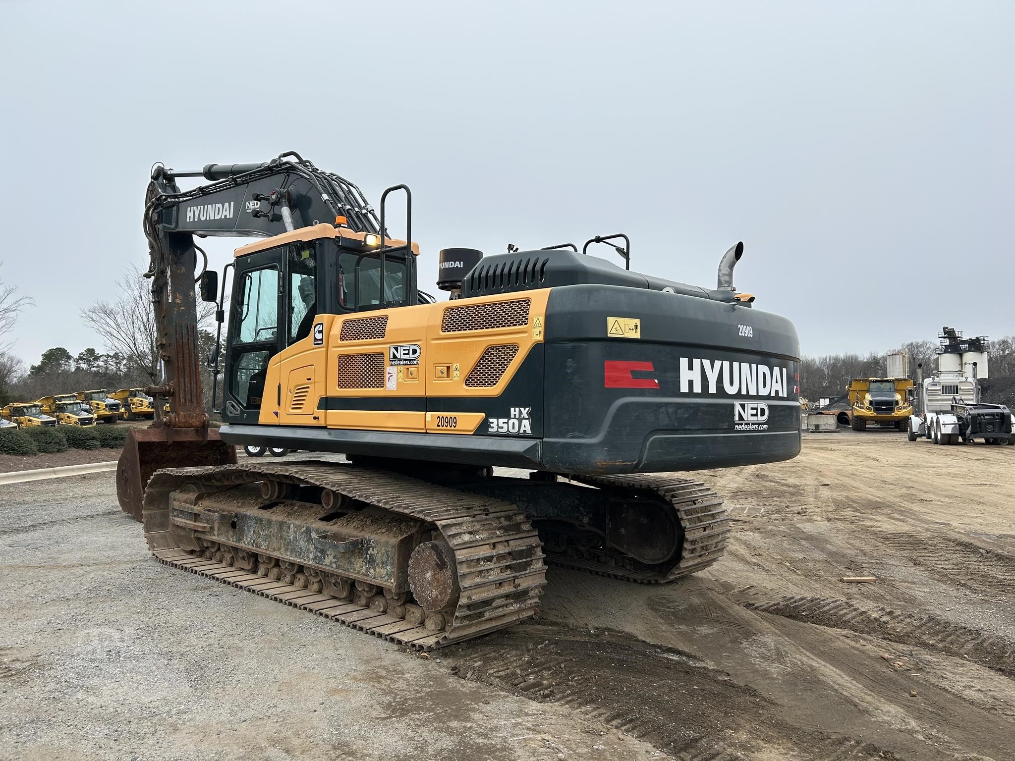 2023 HYUNDAI HX350AL Crawler Excavator - photo 3