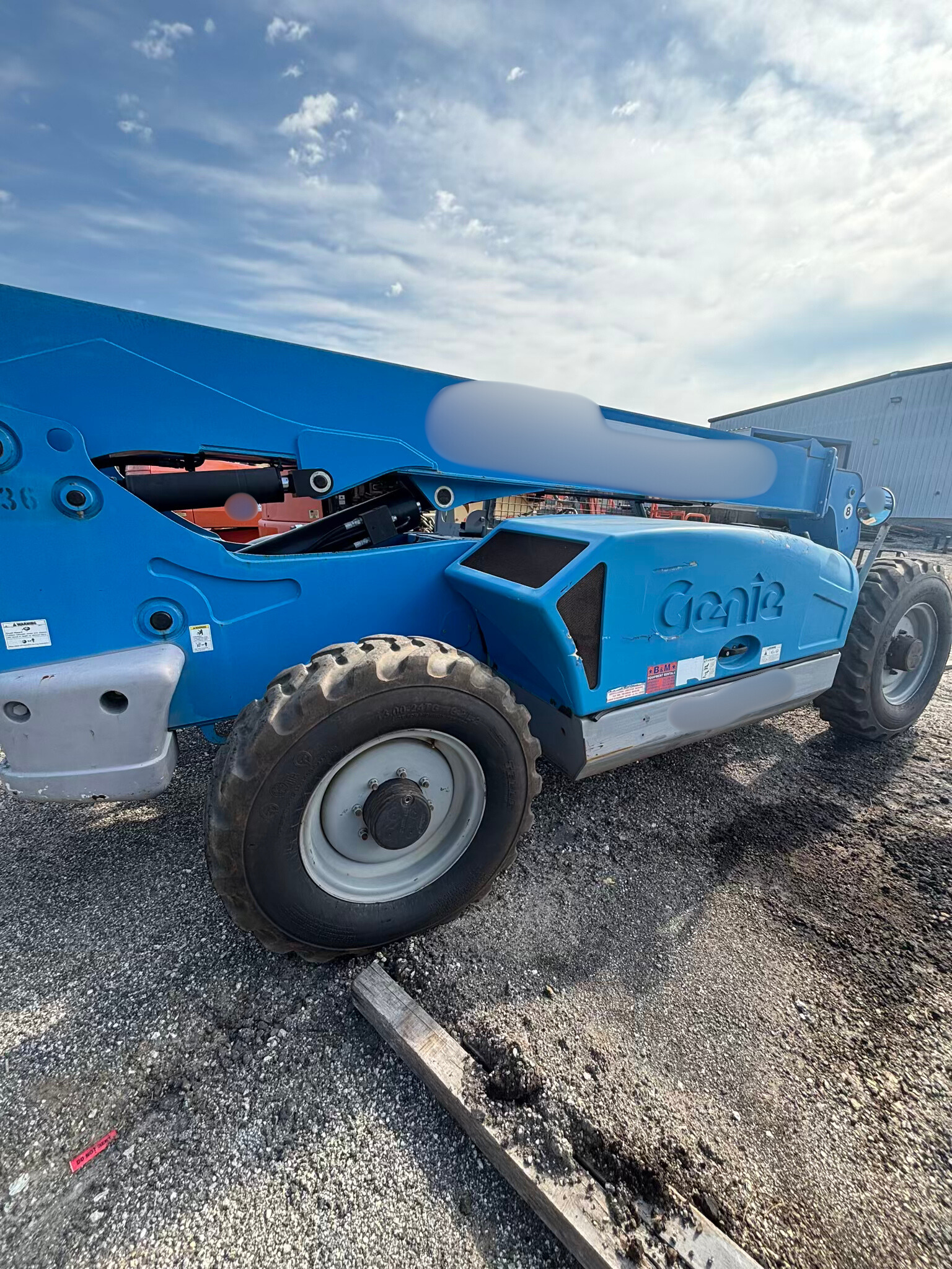 2014 Genie GTH-844 Telehandler - photo 4