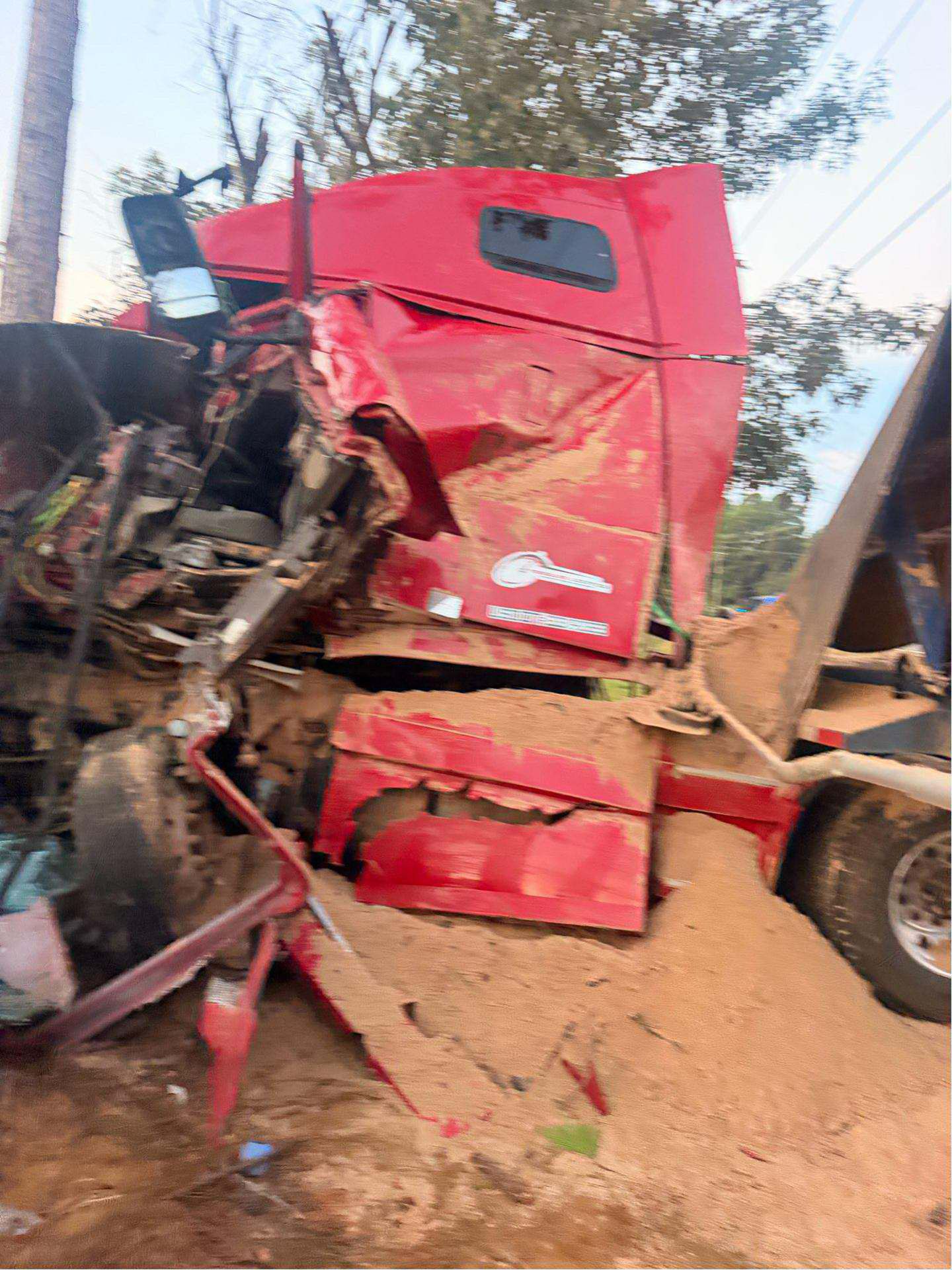 2012 VOLVO TRUCK - photo 3
