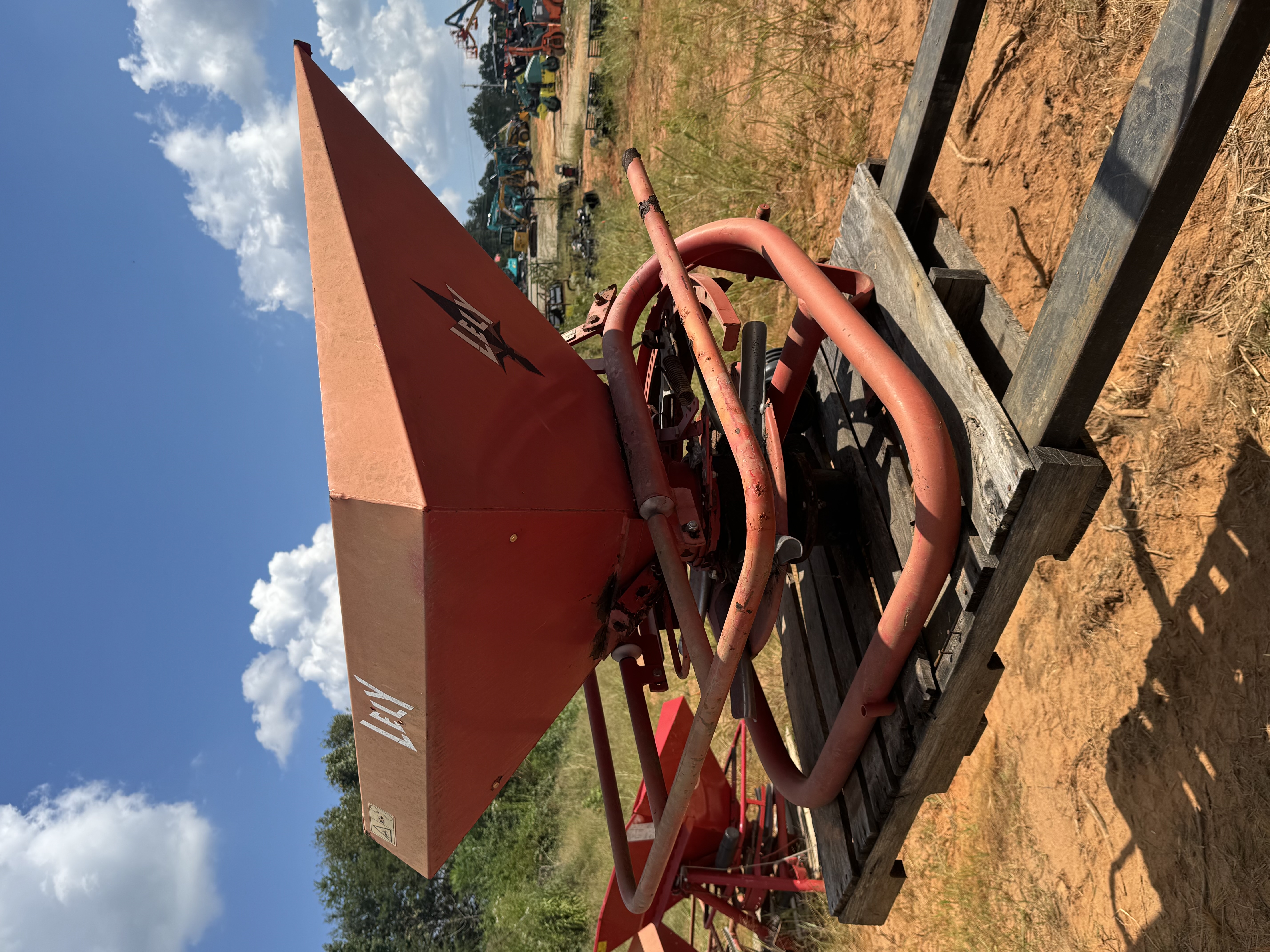 2002 Lely Fertilizer Spreader - photo 2