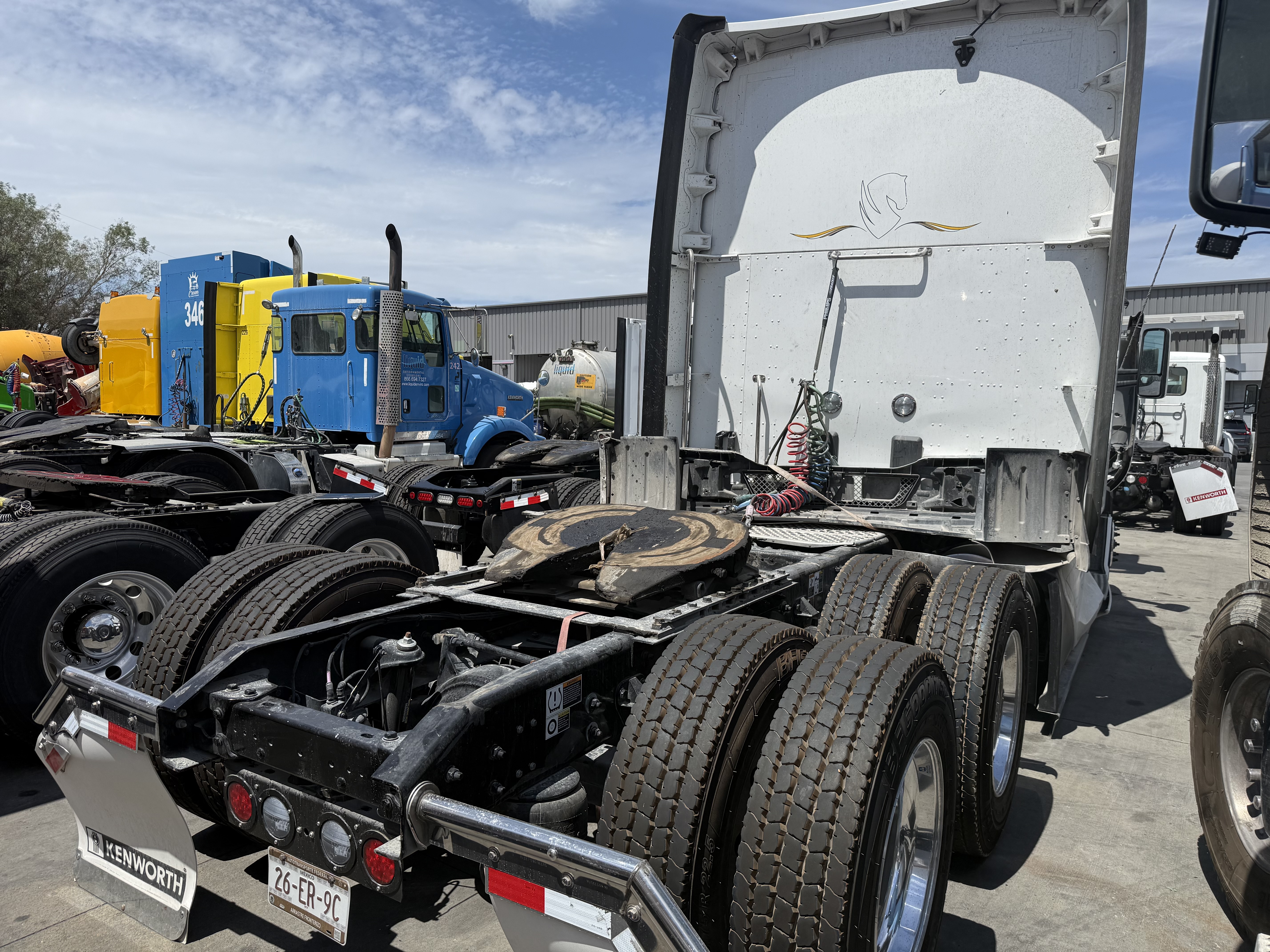 2025 Kenworth T680 - photo 5