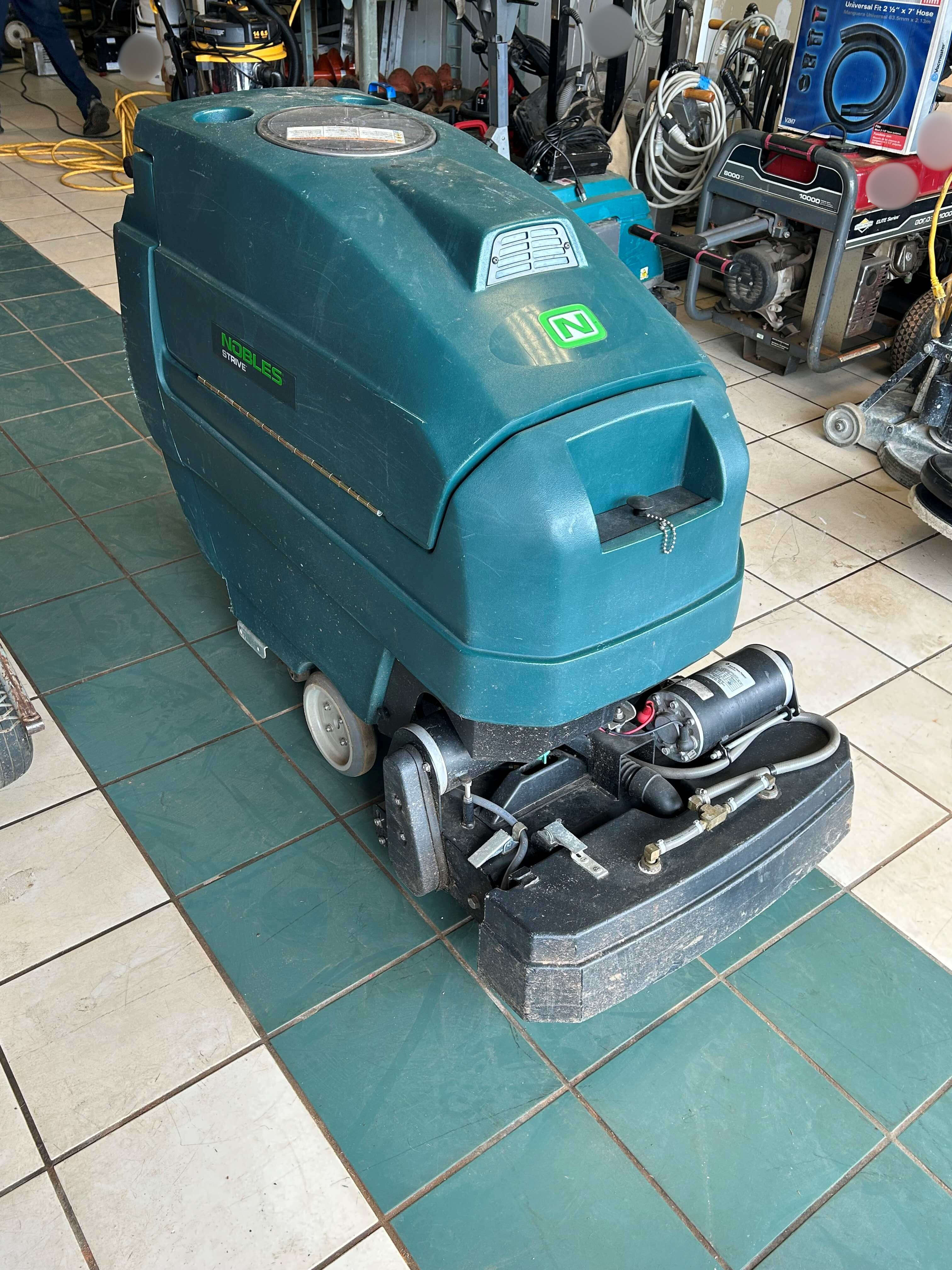 Nobles Strive Commercial Carpet Cleaner - photo 2