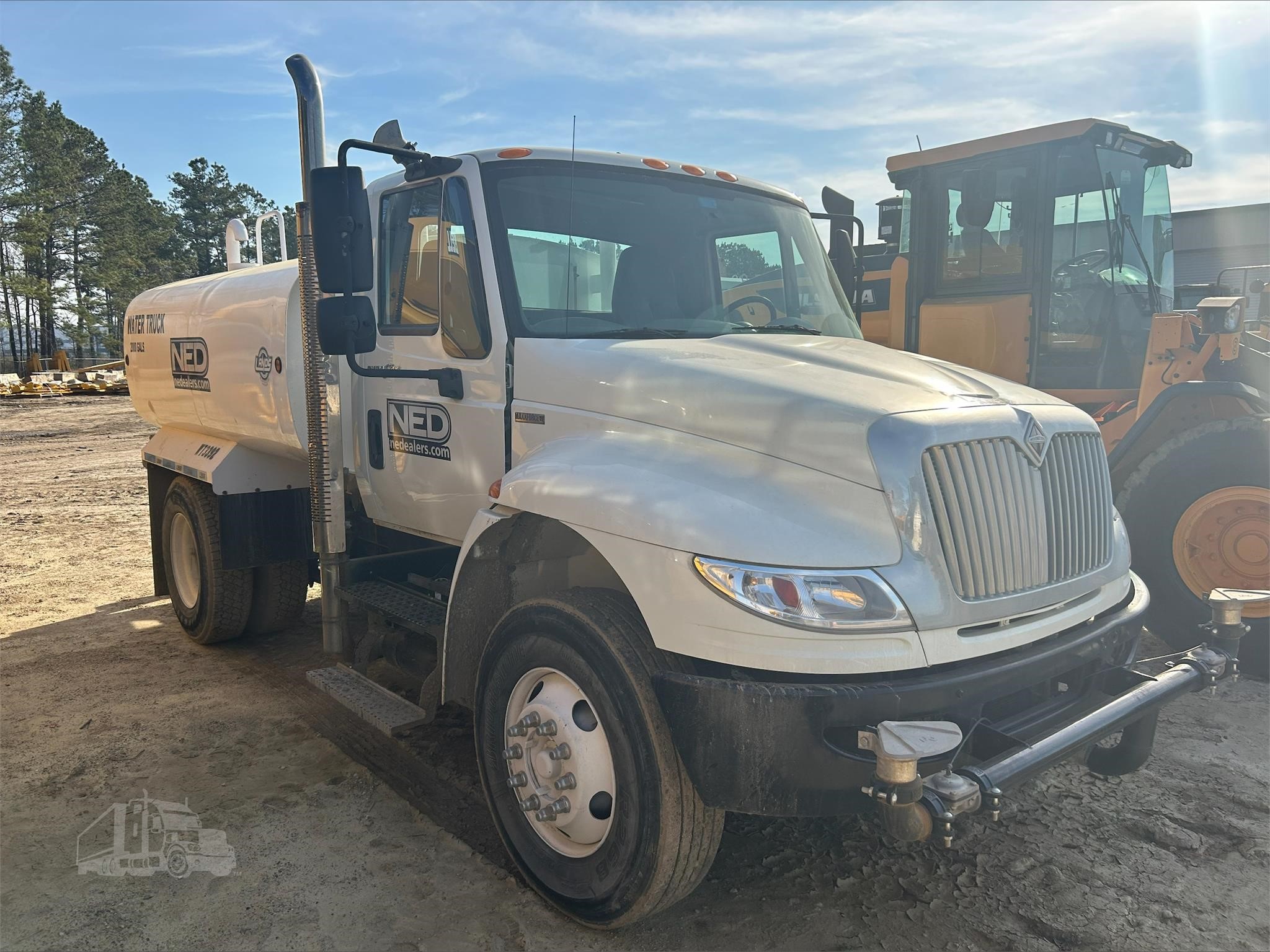 2010 INTERNATIONAL DURASTAR 4400 Water Tank Truck