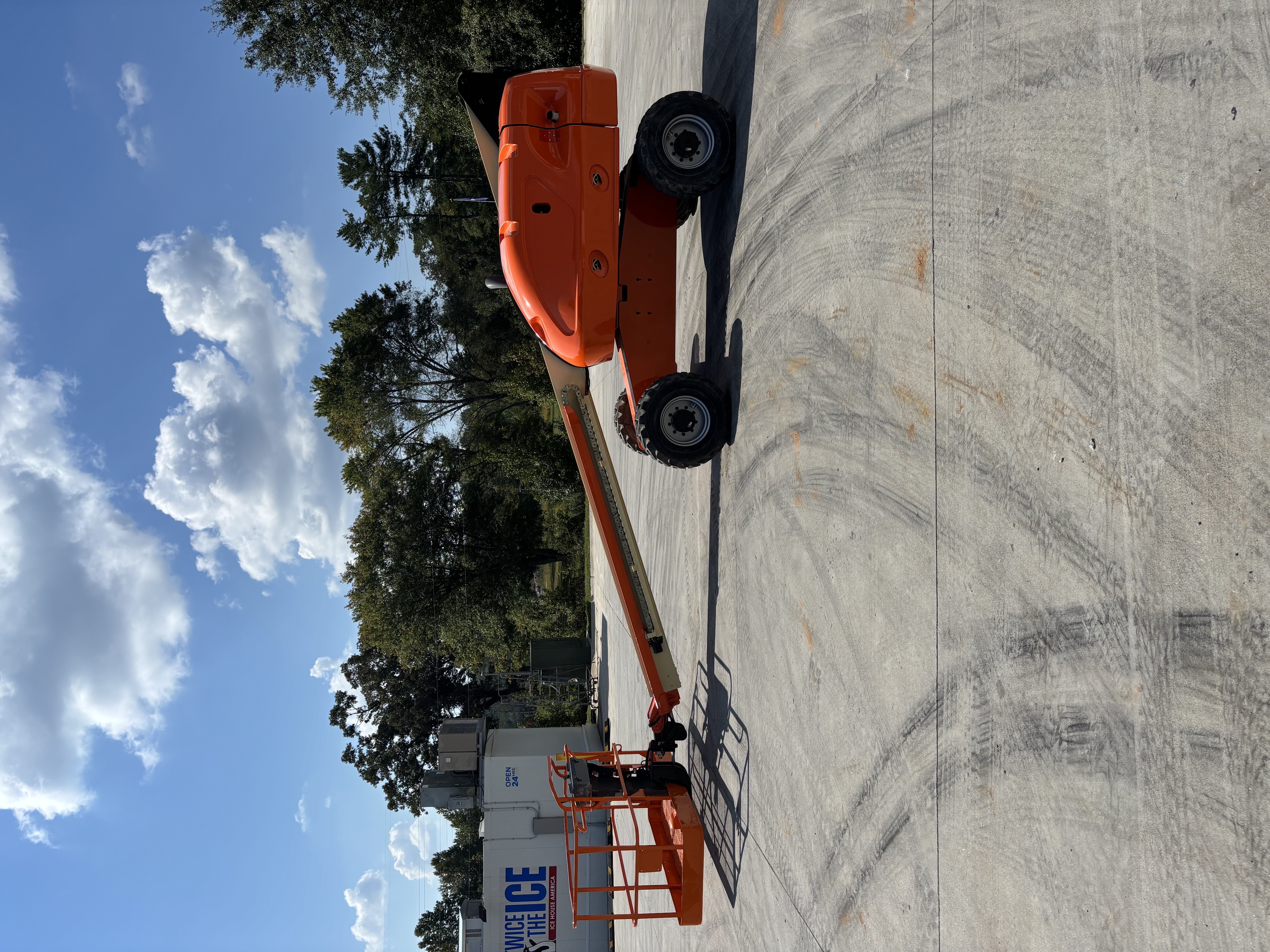 2014 JLG 400S Telescopic Boom Lift - photo 5