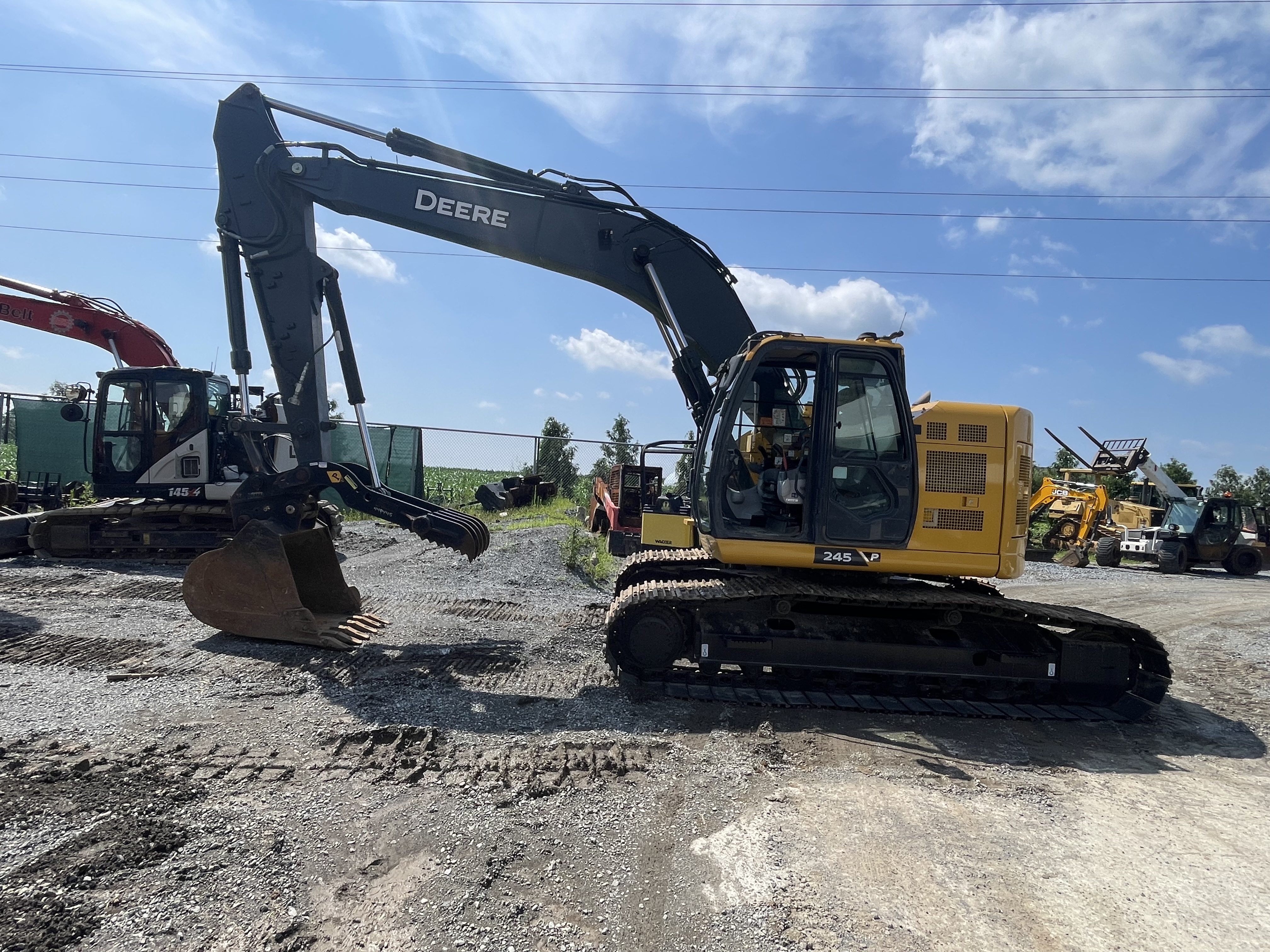 John Deere 245P - photo 2