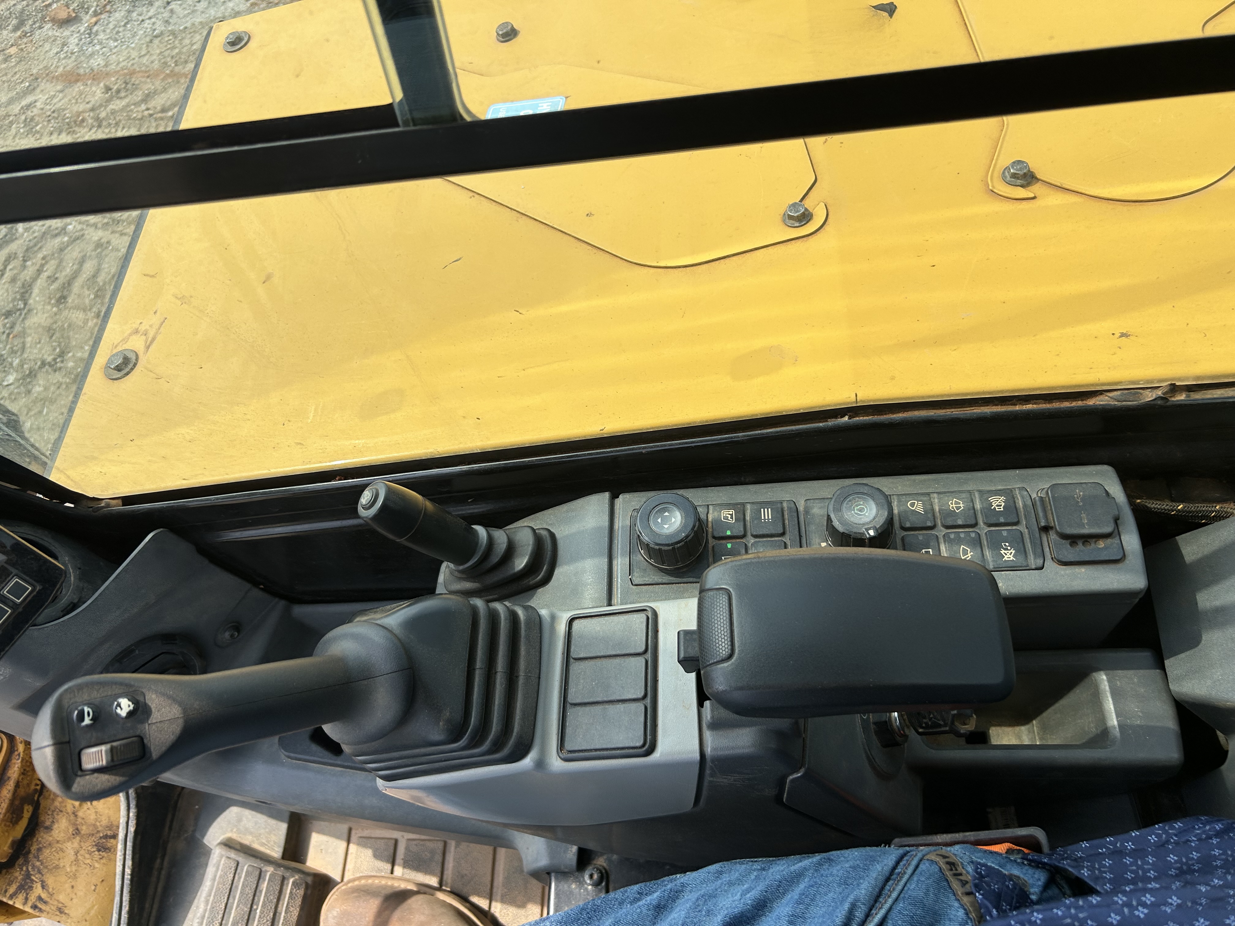 2023 CAT 305CR - photo 5