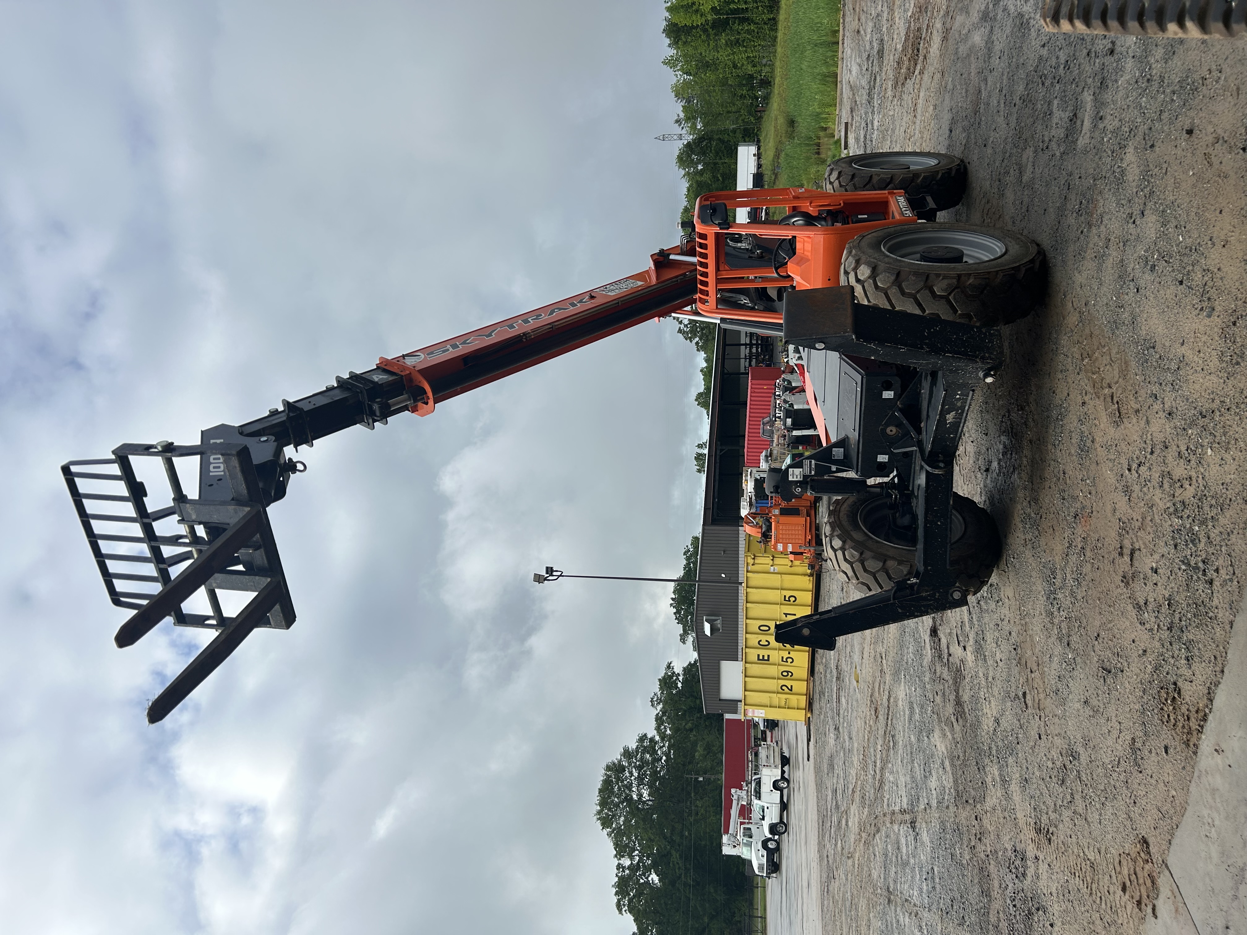2024 JLG 10054 SkyTrak - photo 2