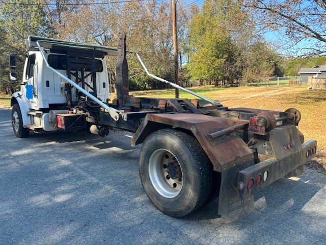 2006 Freightliner M2 Business Class Dumpster Truck - photo 6